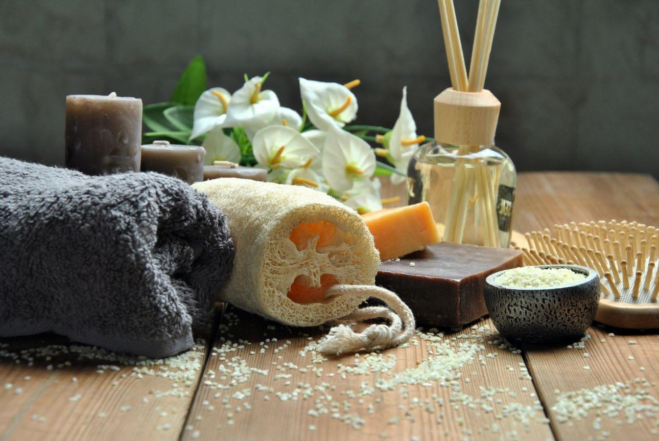 Το χοντρό αλάτι είναι ένα από τα βασικά συστατικά του φυσικού αρωματικού για το μπάνιο/ /Φωτογραφία: Shutterstock