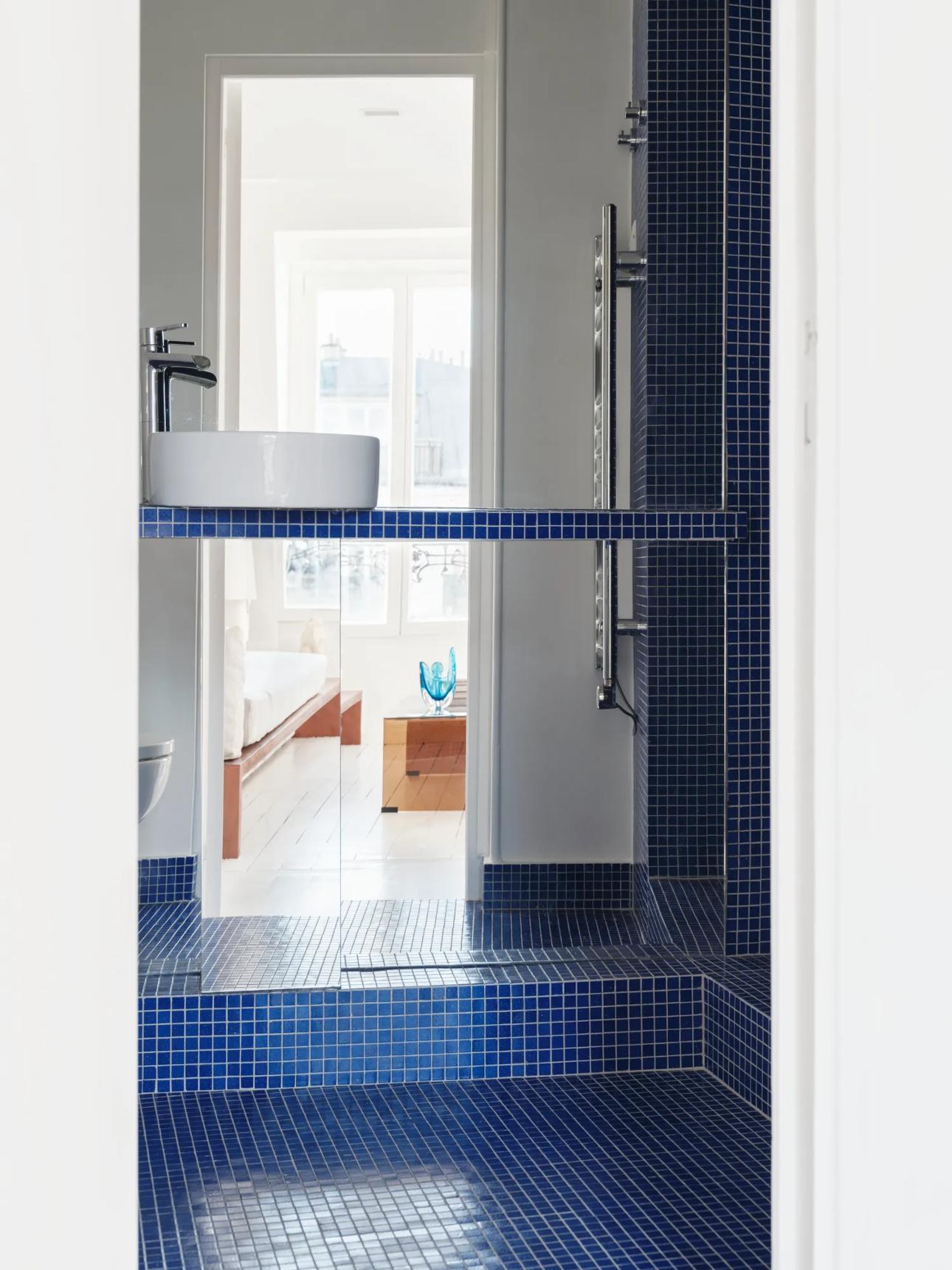 Το μπάνιο/ Φωτογραφία: Chayeb & Paradis studio