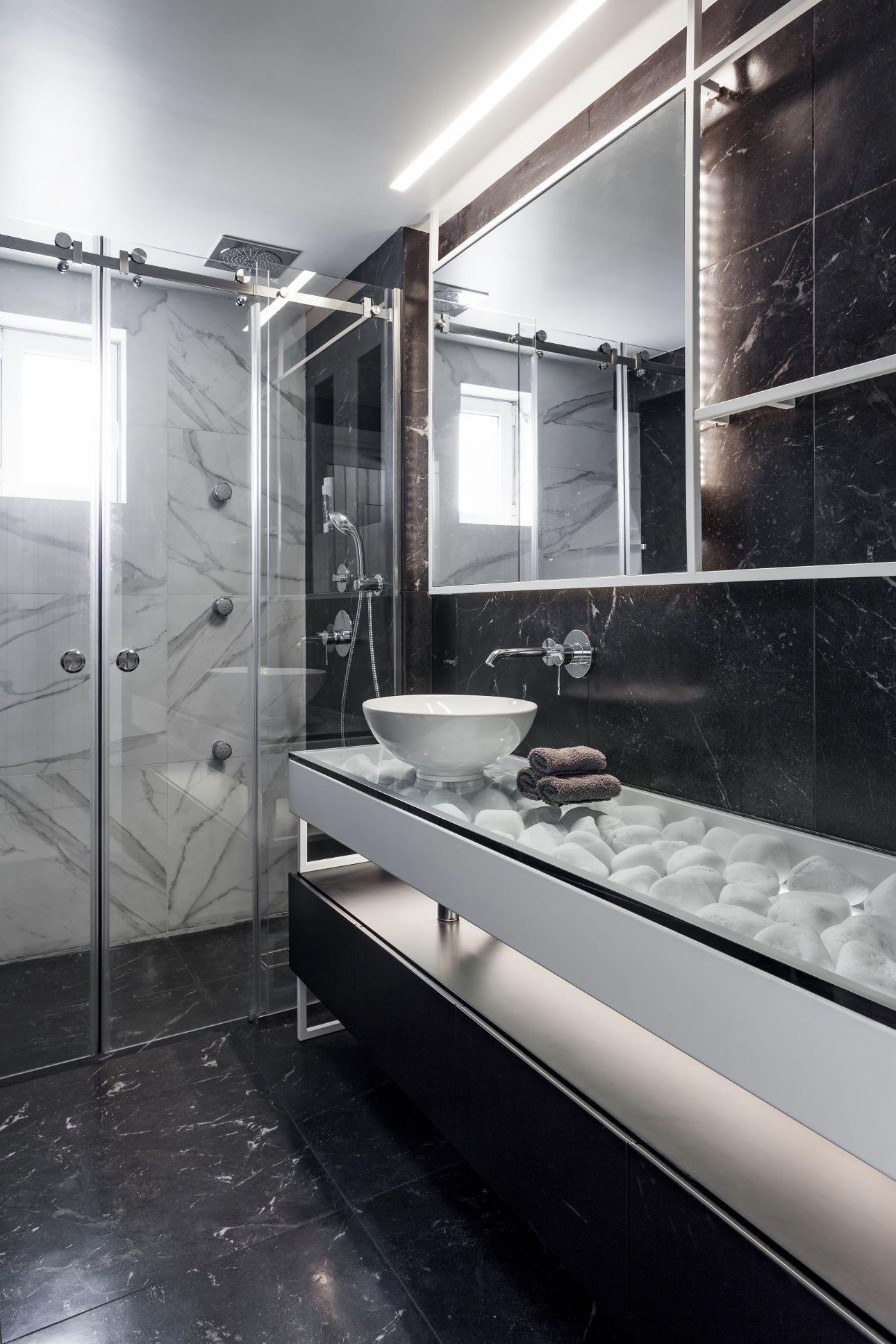 Το ένα από τα μπάνια του σπιτιού/ Φωτογραφία: Κώστας Μητρόπουλος