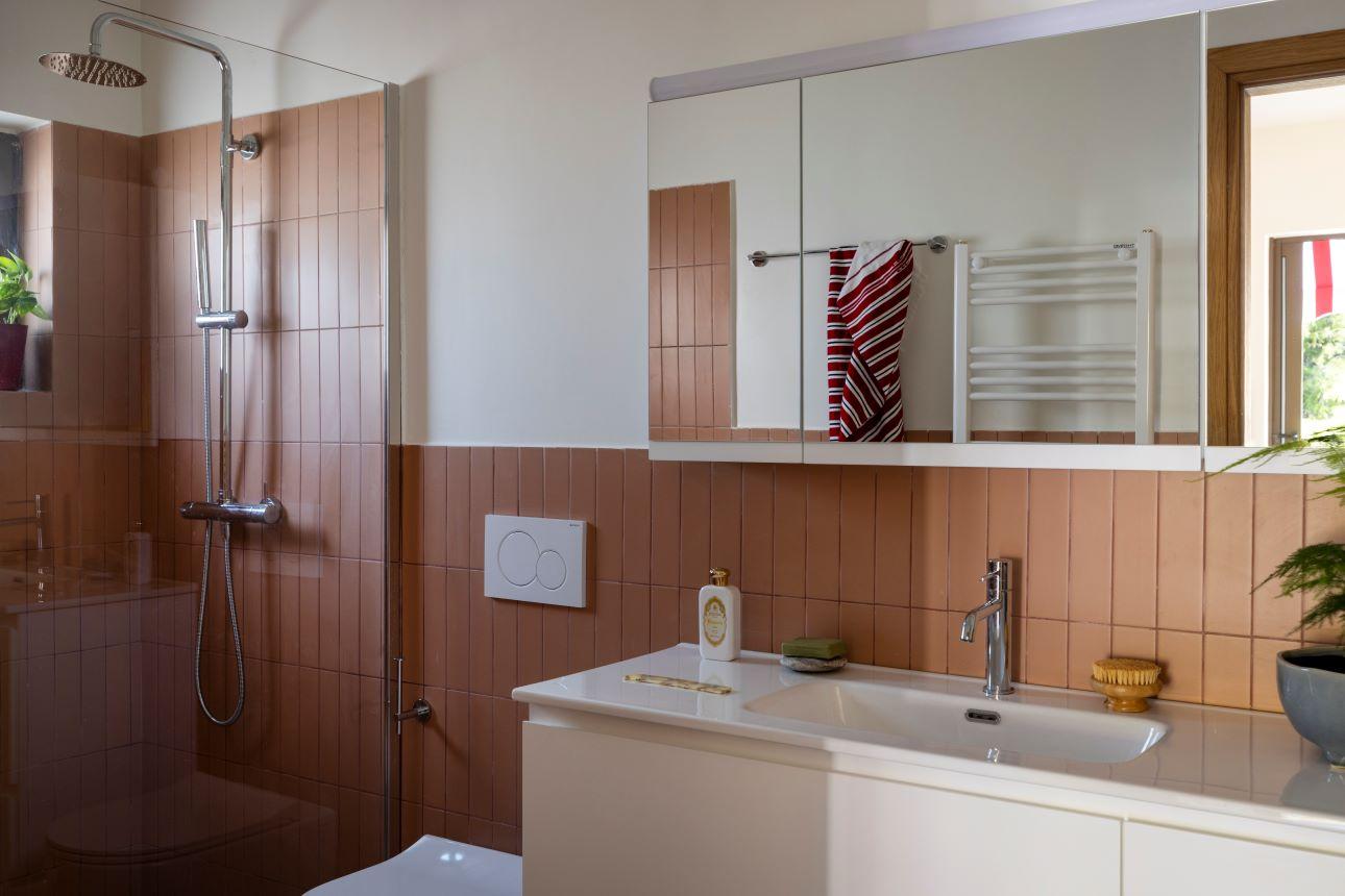 Ένα από τα μπάνια του σπιτιού/ Φωτογραφία: Αλίνα Λέφα  