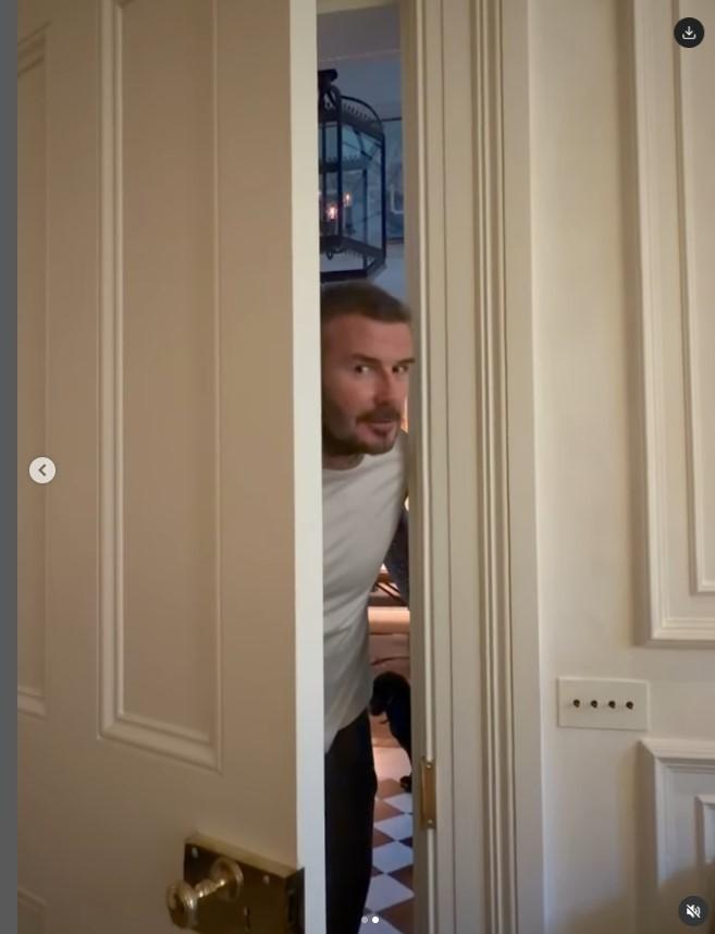 Ο Ντέιβιντ Μπέκαμ ξανακάνει το πείραγμα/ Φωτογραφία: Instagram/ @victoriabeckham   