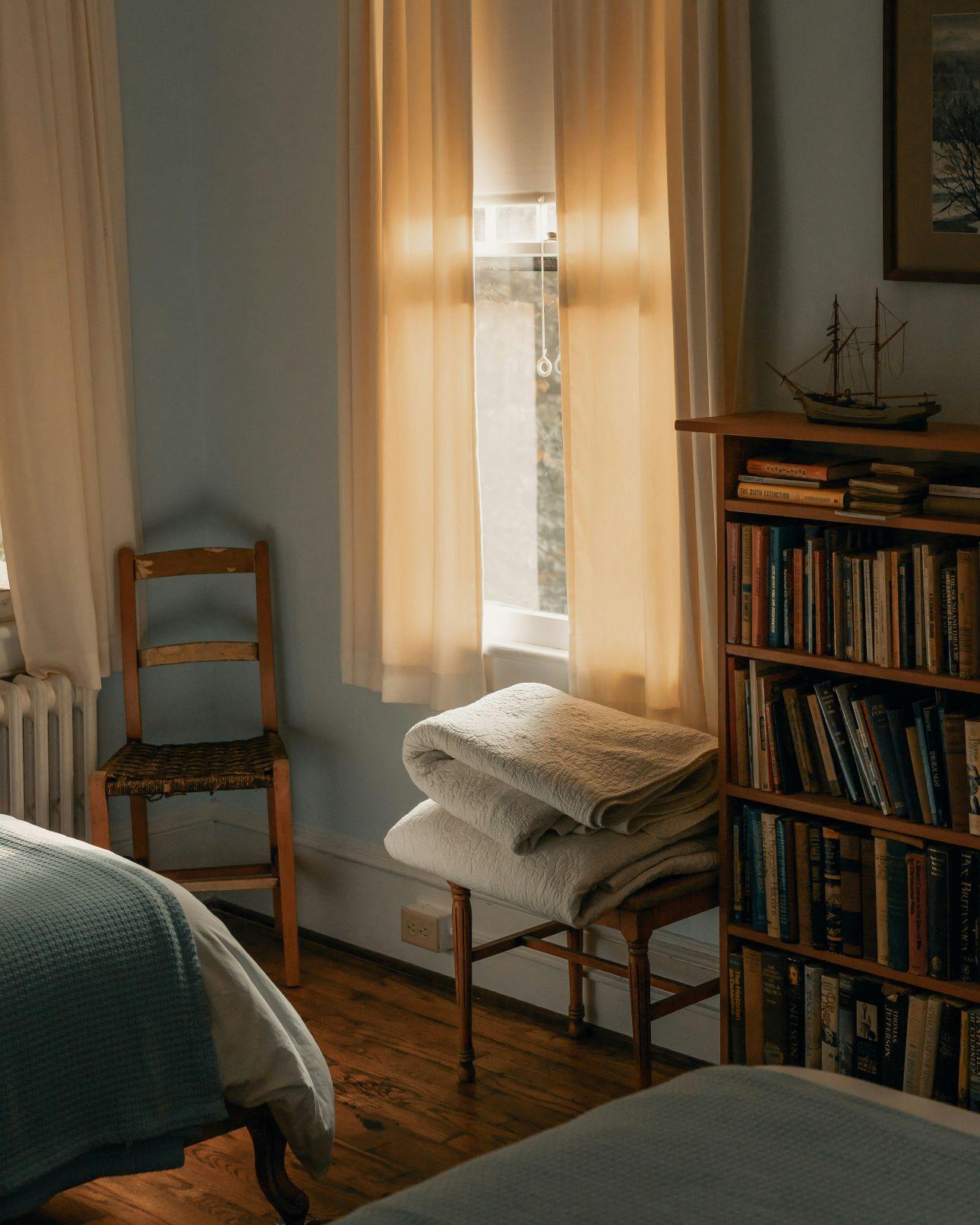 Μια κουρτίνα με λάθος μήκος επηρεάζει την αισθητική του χώρου σας/ Φωτογραφία: Unsplash