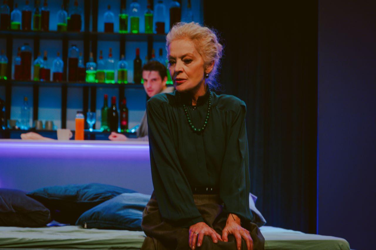 Δευτέρα και Τρίτη θεατρικές παραστάσεις