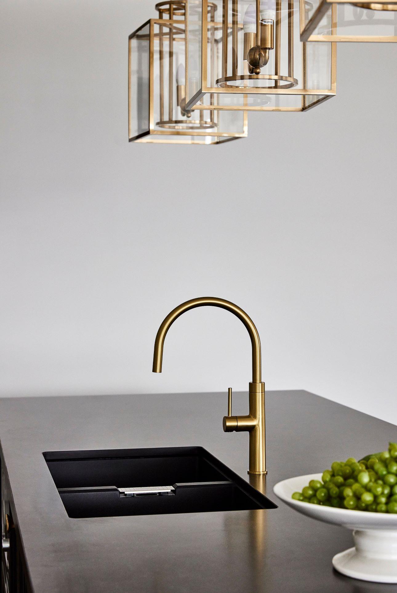 Μπρούτζινη βρύση/ Φωτογραφία: Shutterstock