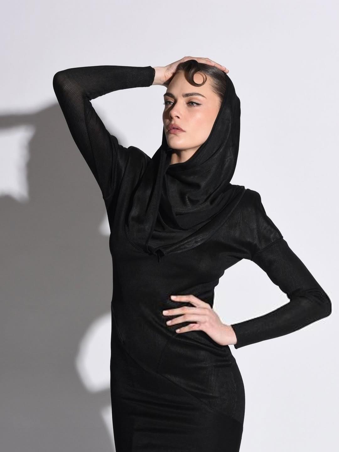 H Κάρα Ντελεβίν προτιμά τα εξατομικευμένα facials, σχεδιασμένα ειδικά για τις ανάγκες του προσώπου της (photo: Instagram)