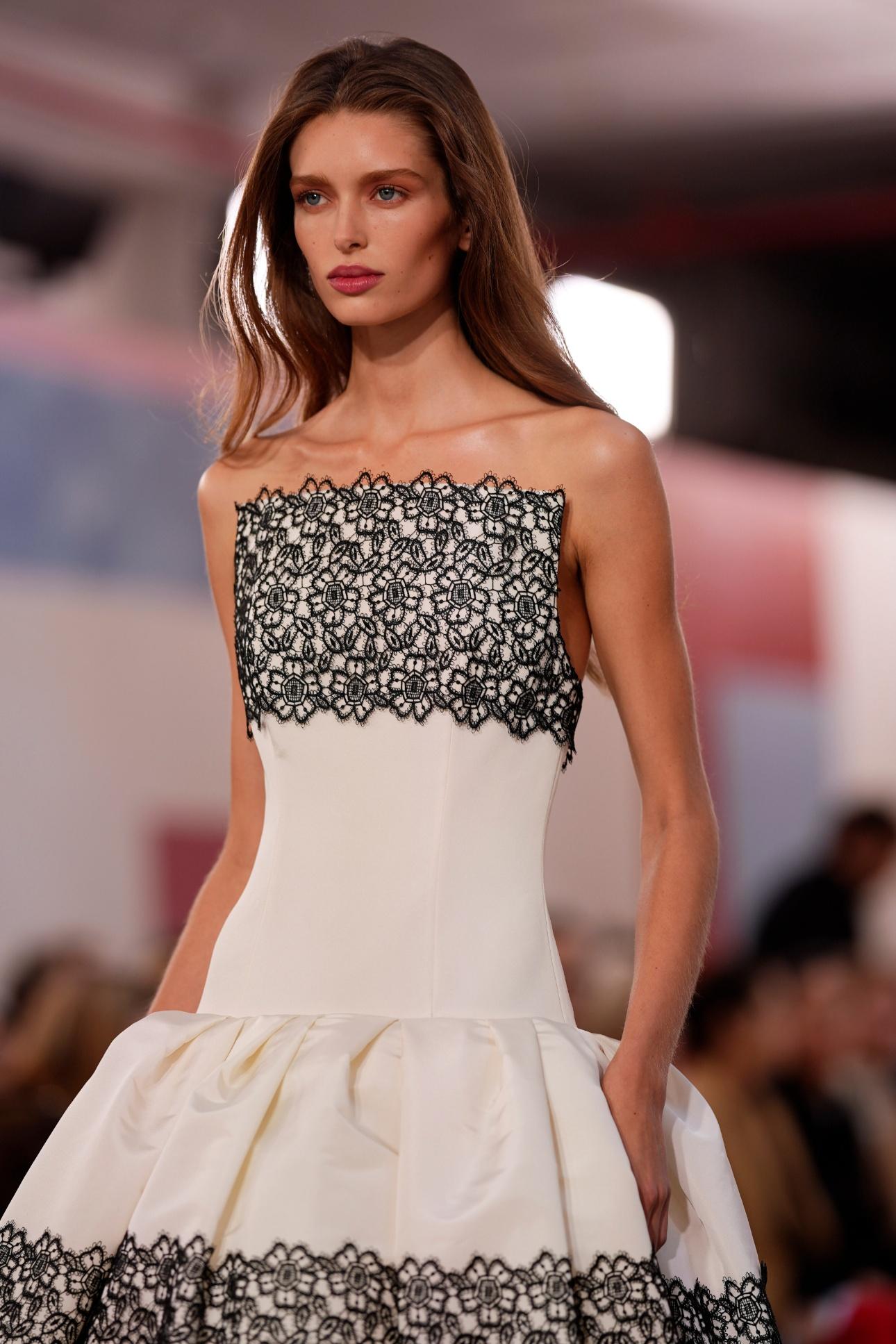 Carolina Herrera F/W 2026-2027/ AP Images