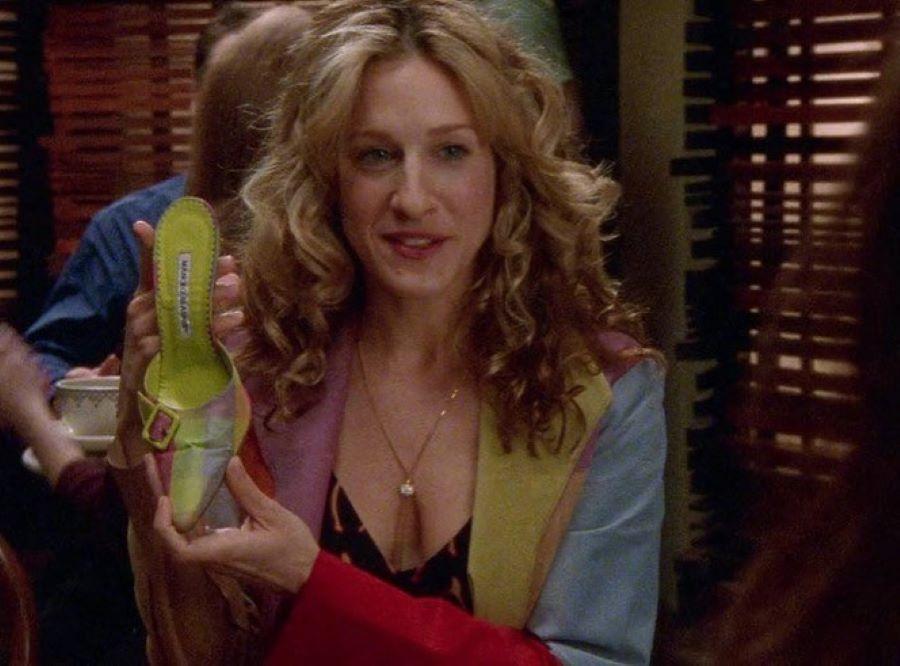 Η Κάρι Μπράντσο (Σάρα Τζέσικα Πάρκερ), ηρωίδα του Sex &amp; the city προτιμούσε τα κοντά νύχια σε nude αποχρώσεις/ Φωτογραφία: Instagram/ @sororitevintage