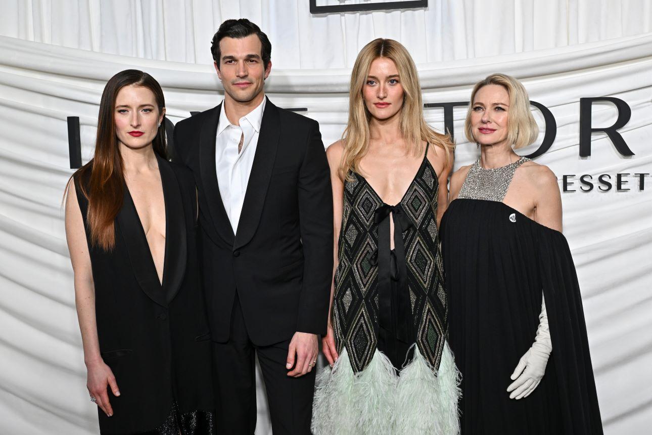 Η Grace Gummer, από αριστερά, ο Paul Anthony Kelly, η Sarah Pidgeon και η Naomi Watts/ Φωτογραφία: AP