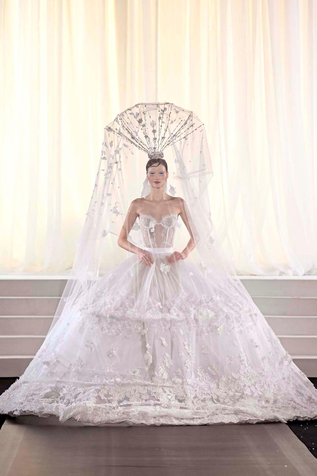  ﻿Η couture νύφη της Σίλιας Κριθαριώτη﻿