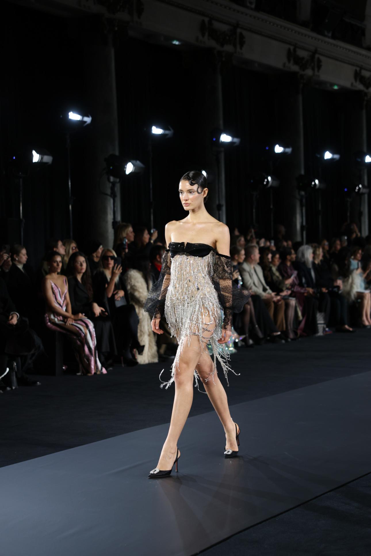  ﻿Μια στιγμή Υψηλής Ραπτικής. 