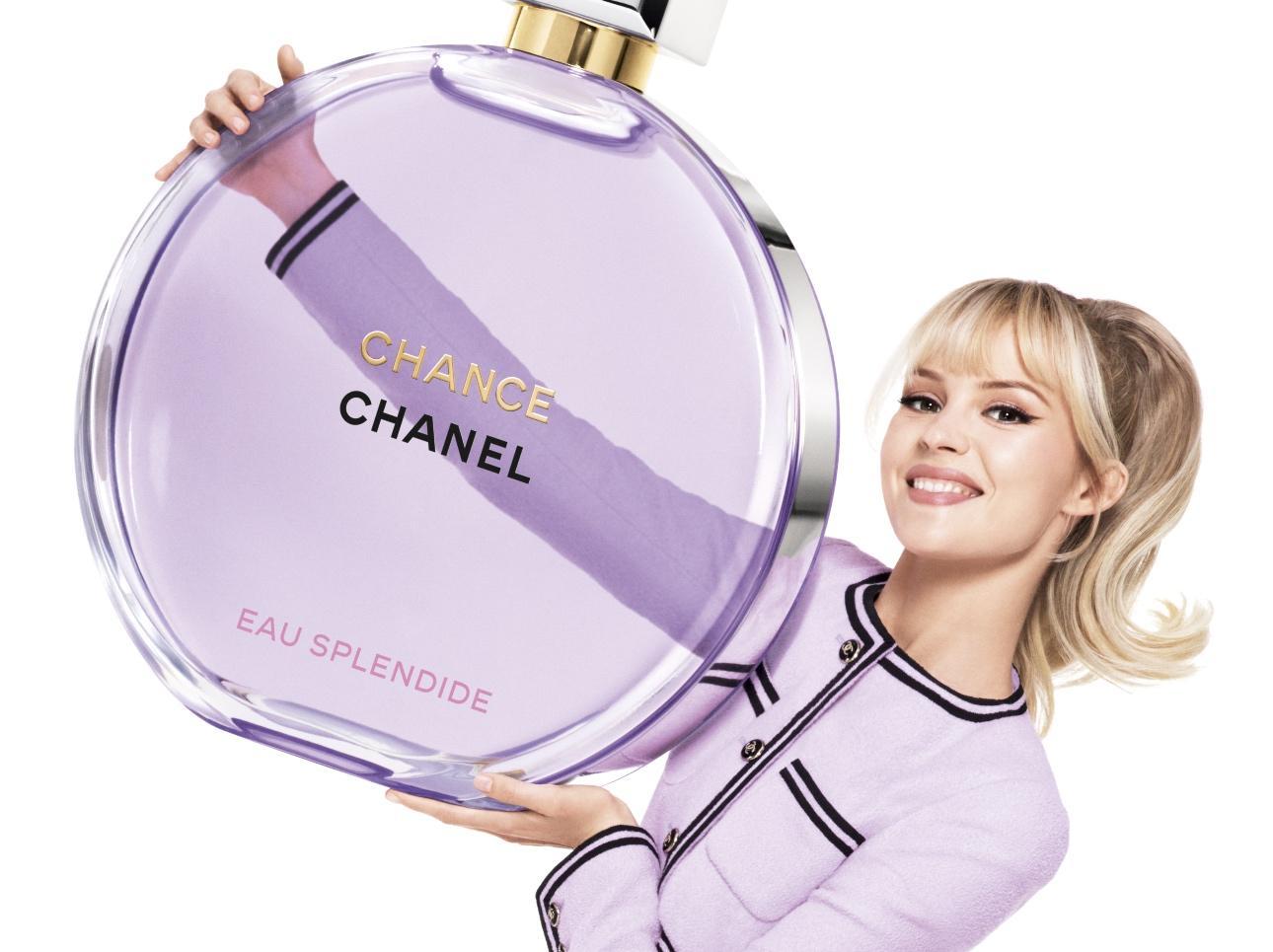  Η Angèle με το﻿ Chance Eau Splendide 