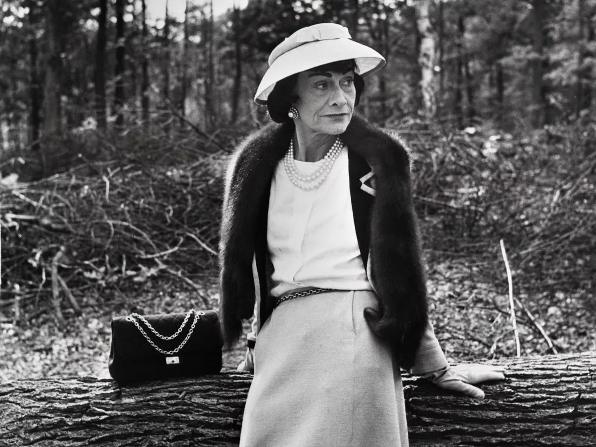 H Chanel με την τσάντα 2.55/ Courtesy of Chanel