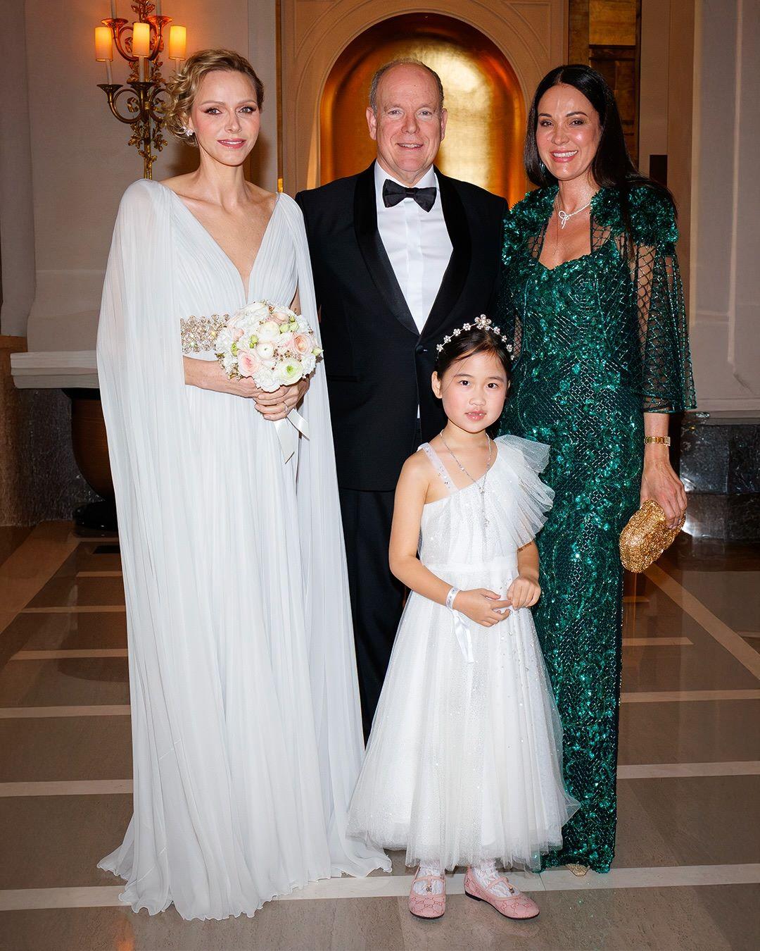 Η πριγκίπισσα Σαρλίν με τον πρίγκιπα Αλβέρτο/ Φωτογραφία: Instagram/ @palaisprincierdemonaco  