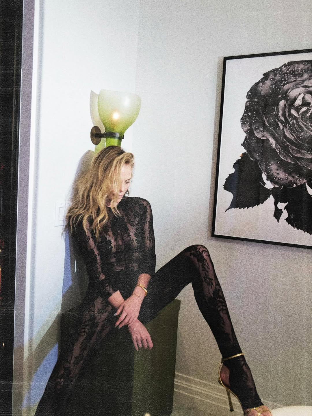 Η Σαρλίζ Θερόν με το μαύρο catsuit/ Φωτογραφία: Instagram/ @charlizeafrica