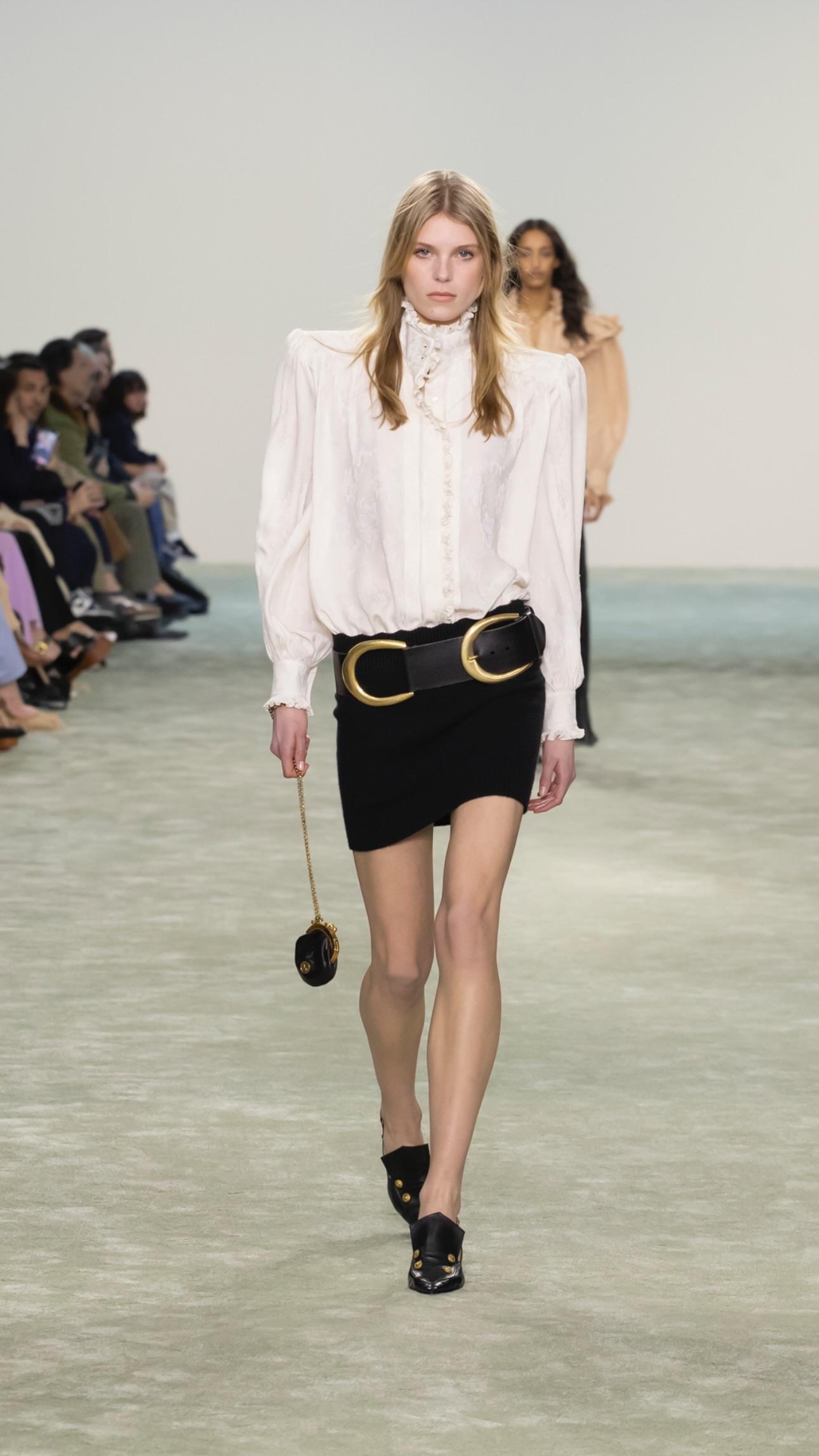  Chloé  