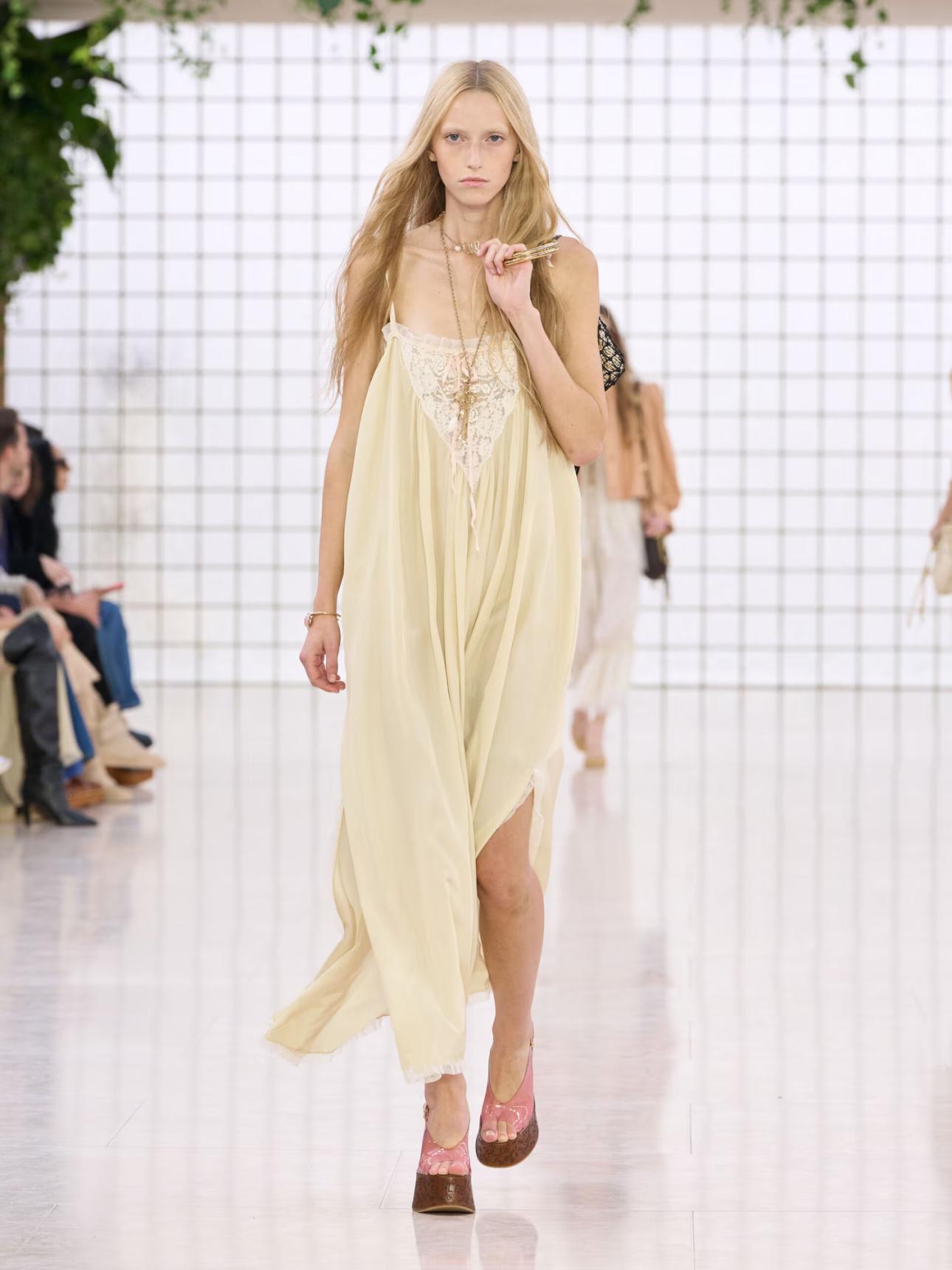Slip dress της Chloe/Φωτογραφία: Chloe