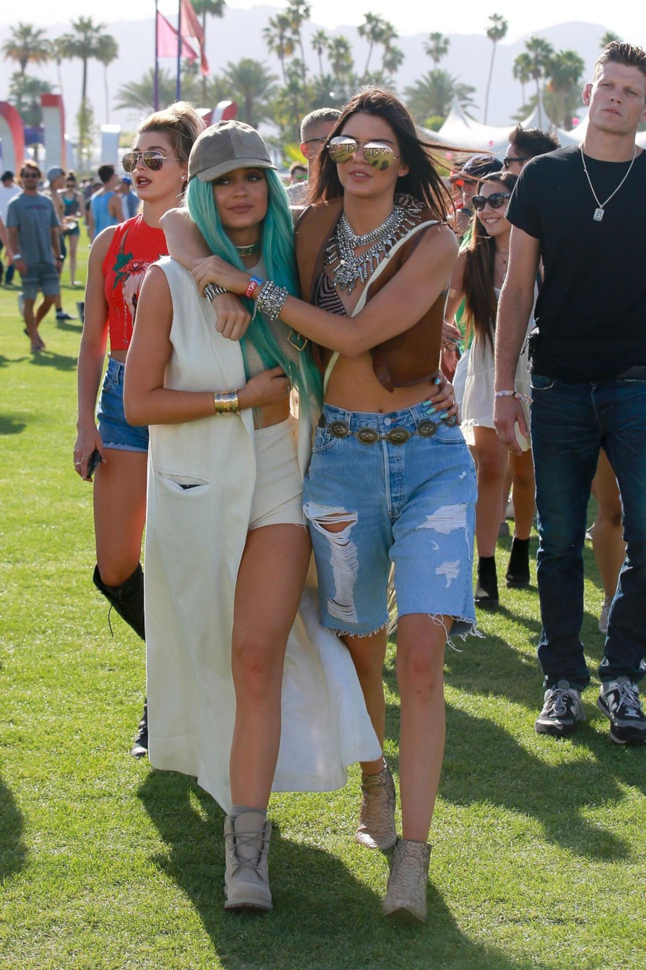 Κάιλι και Κένταλ Τζένερ στο φεστιβάλ Coachella το 2015/Φωτογραφία: Profimedia
