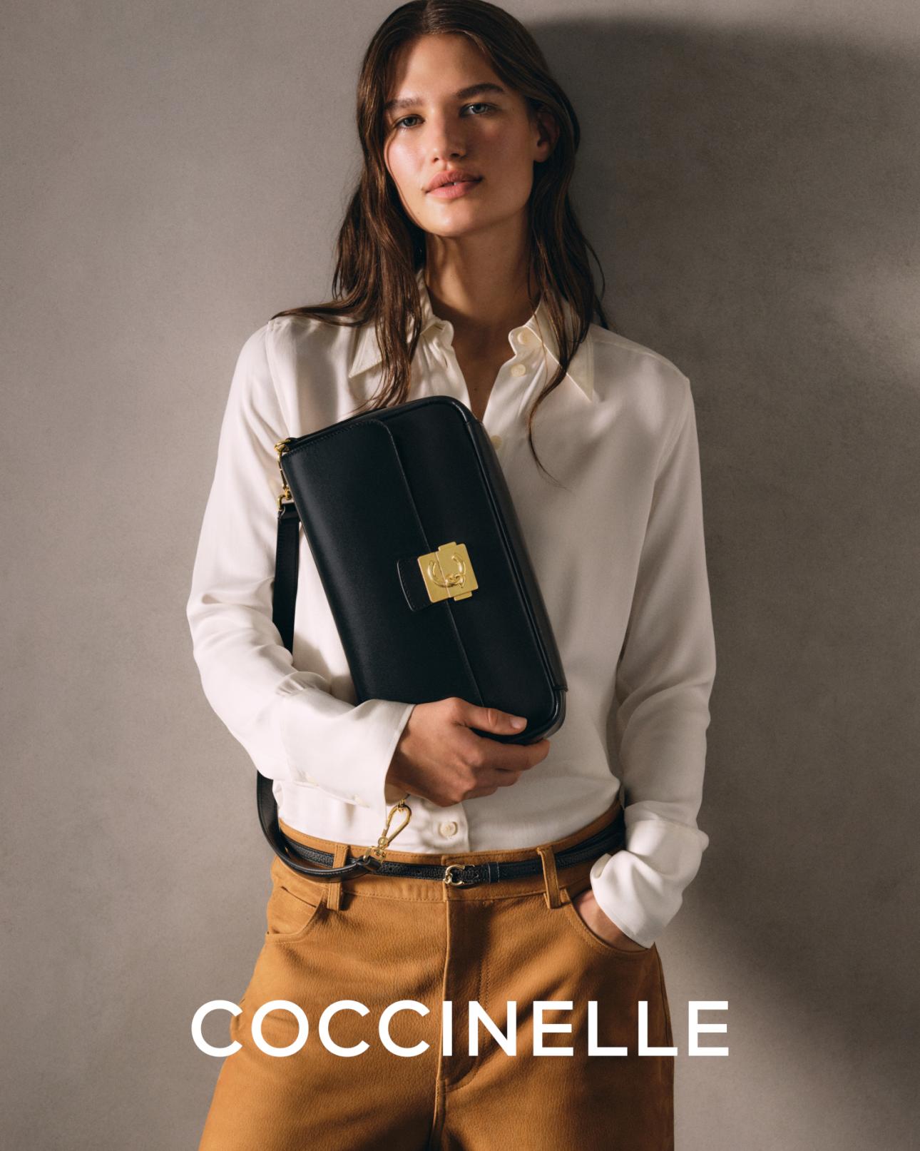  C-ME Lock: η νέα εμβληματική τσάντα της Coccinelle. 