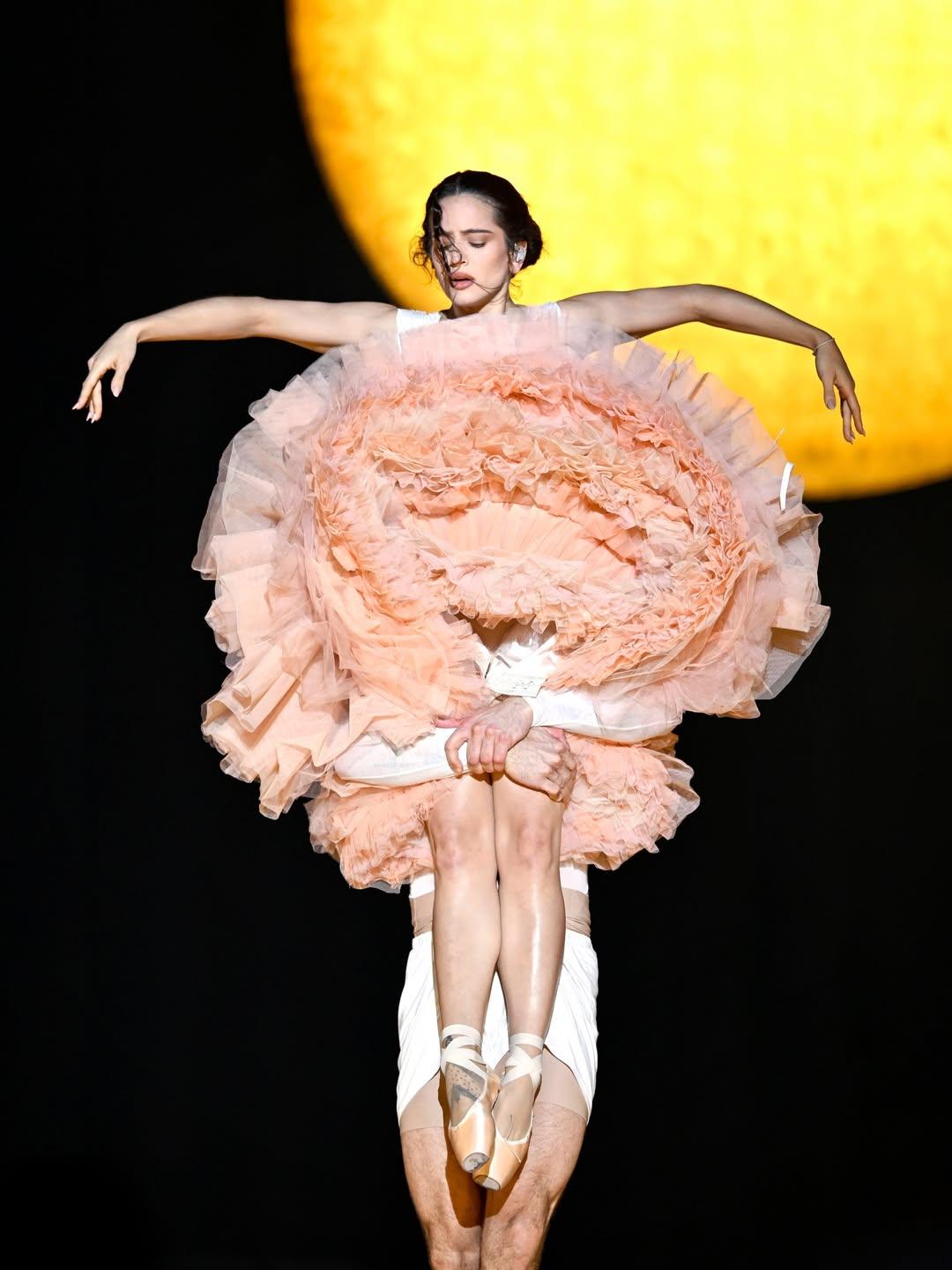 Rosalía / Instagram @anndemeulemeester_official