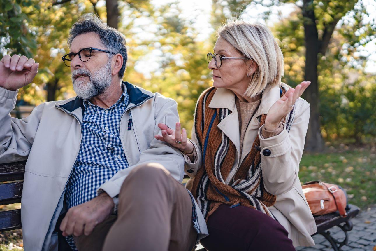 Όσοι επικρίνουν αποκλειστικά τους άλλους χωρίς αυτοκριτική δείχνουν περισσότερο εγωκεντρική προσωπικότητα/ Φωτογραφία: Shutterstock