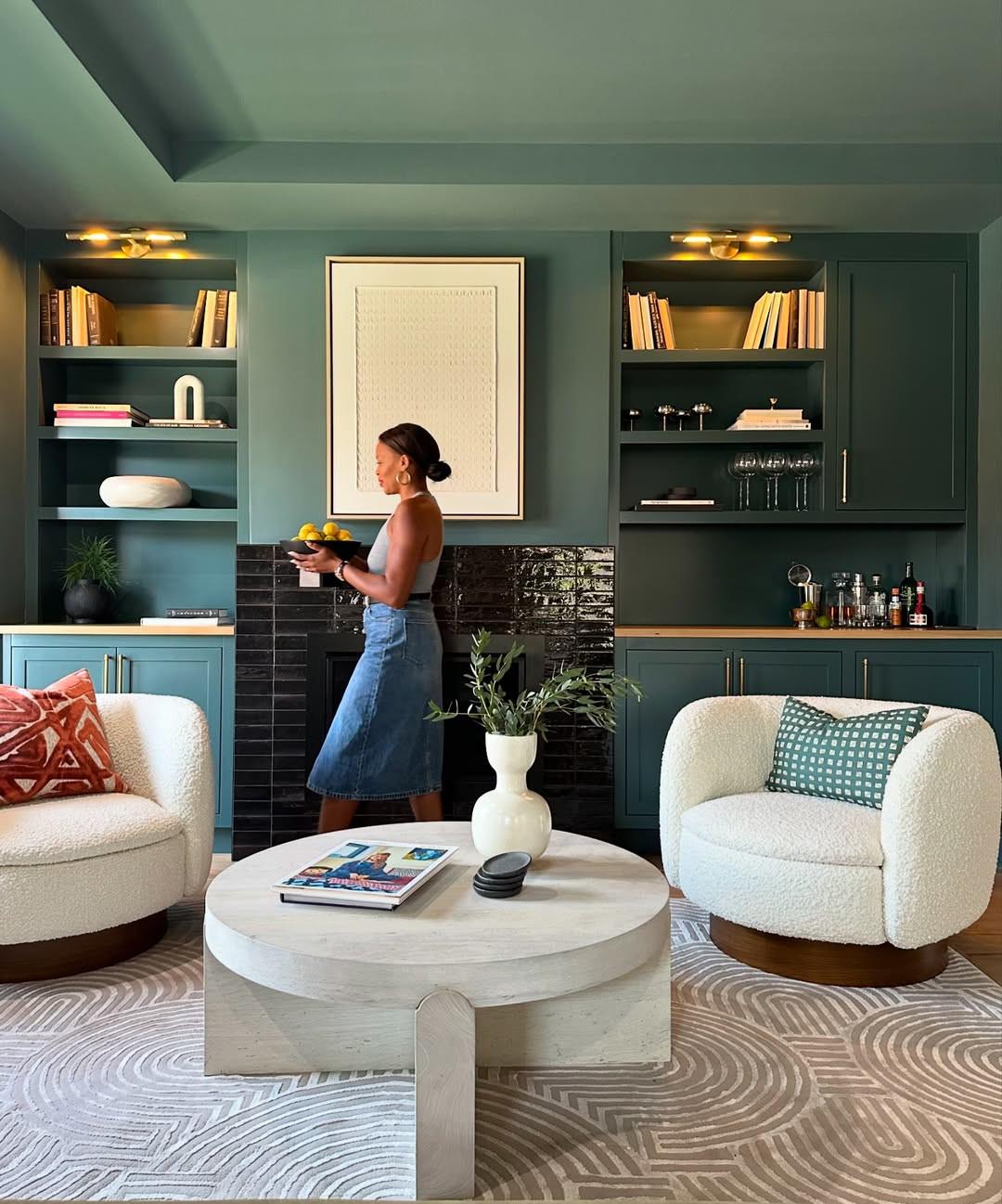 Καμπυλωτά έπιπλα/ Φωτογραφία: Instagram/ @candacemaryinteriors