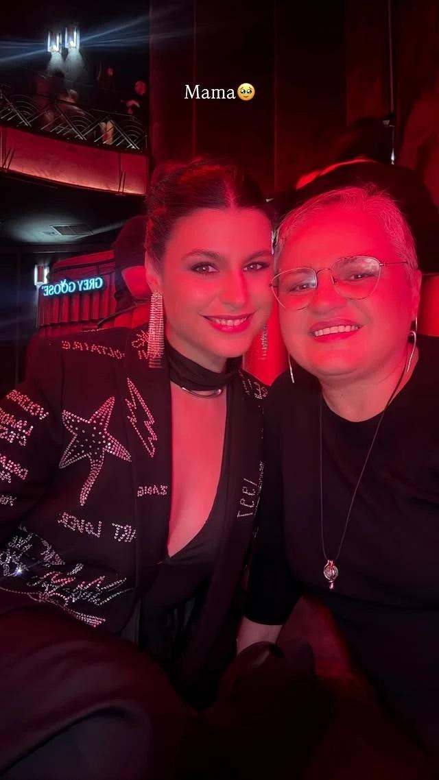 Η Δανάη Παππά με τη μητέρα της, Κατερίνα/ @danouuz