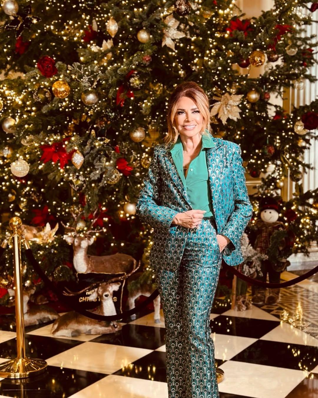 Η Μιμή Ντενίση με το κοστούμι Weekend Max Mara/ Φωτογραφία: Instagram/ @mimi_denissi