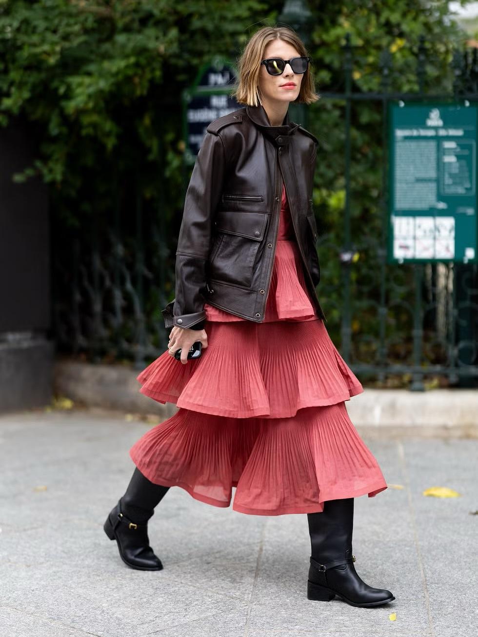 Ένα δερμάτινο μπουφάν/Φωτογραφία: Instagram/monicaainleydlv 