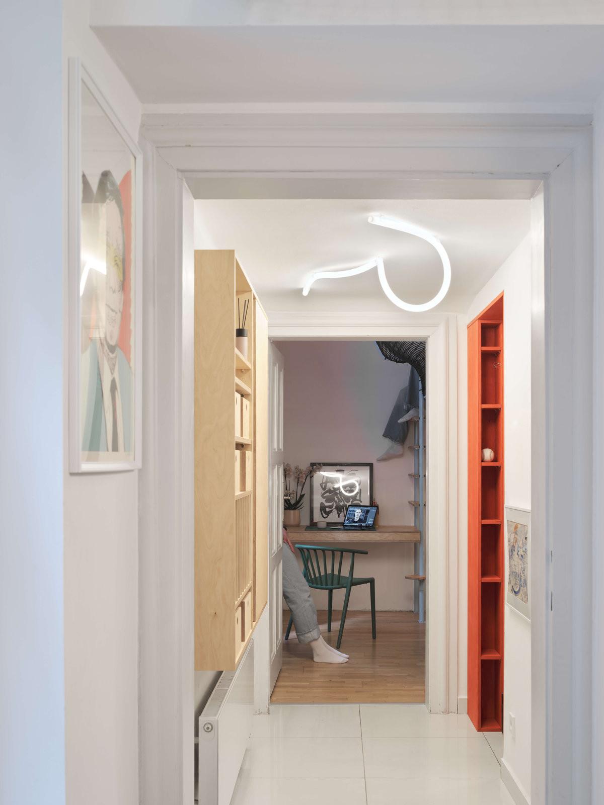 Σε έναν χώρο μόλις 37,5 τ.μ. αποδεικνύεται ότι η ποιότητα ζωής δεν εξαρτάται αποκλειστικά από τα τετραγωνικά αλλά και από τη φαντασία/ Φωτογραφία: hurá studio  