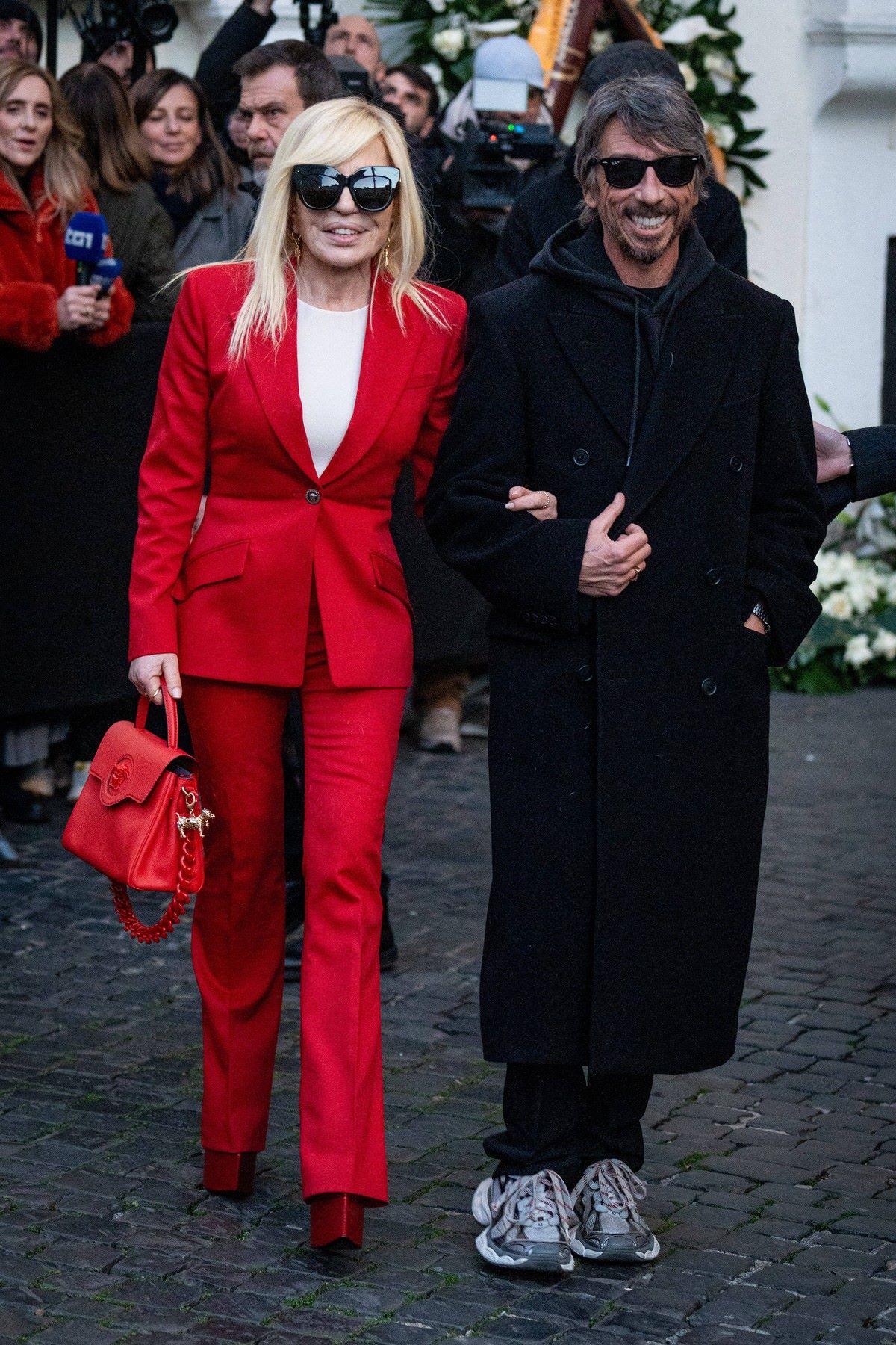 Η Donatella Versace με τον Pierpaolo Piccioli / Φωτογραφία: Sipa Press / Profimedia