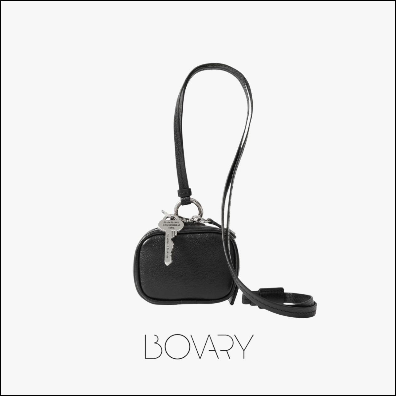 Μπρελόκ, €390, Acne Studios, net-a-porter.com