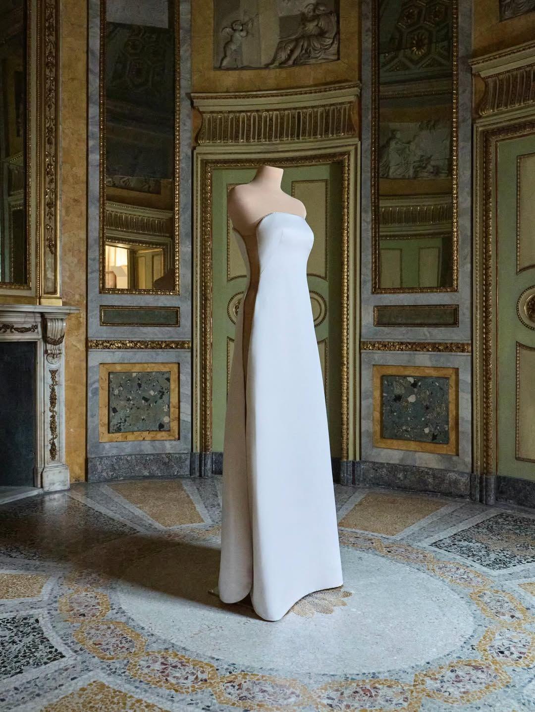 Το ﻿Giorgio Armani Privé φόρεμα/ Φωτογραφία: Instagram/ @giorgioarmani