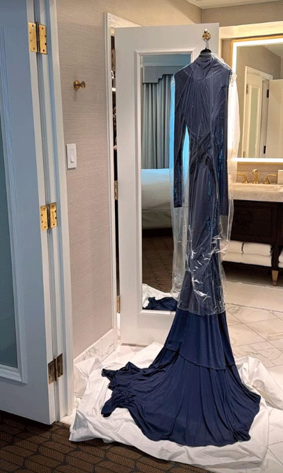 Το Guy Laroche φόρεμα/ Φωτογραφία: Instagram/ @georginagio   