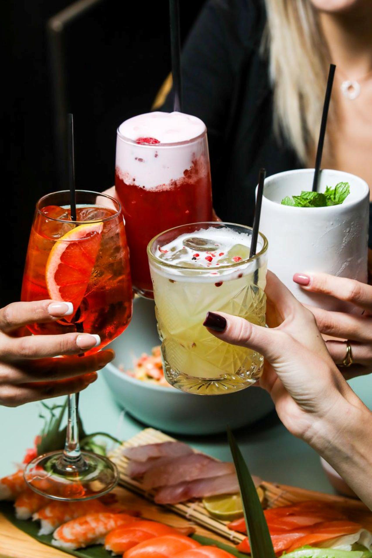 ασιατικη κουζίνα με κοκτειλς