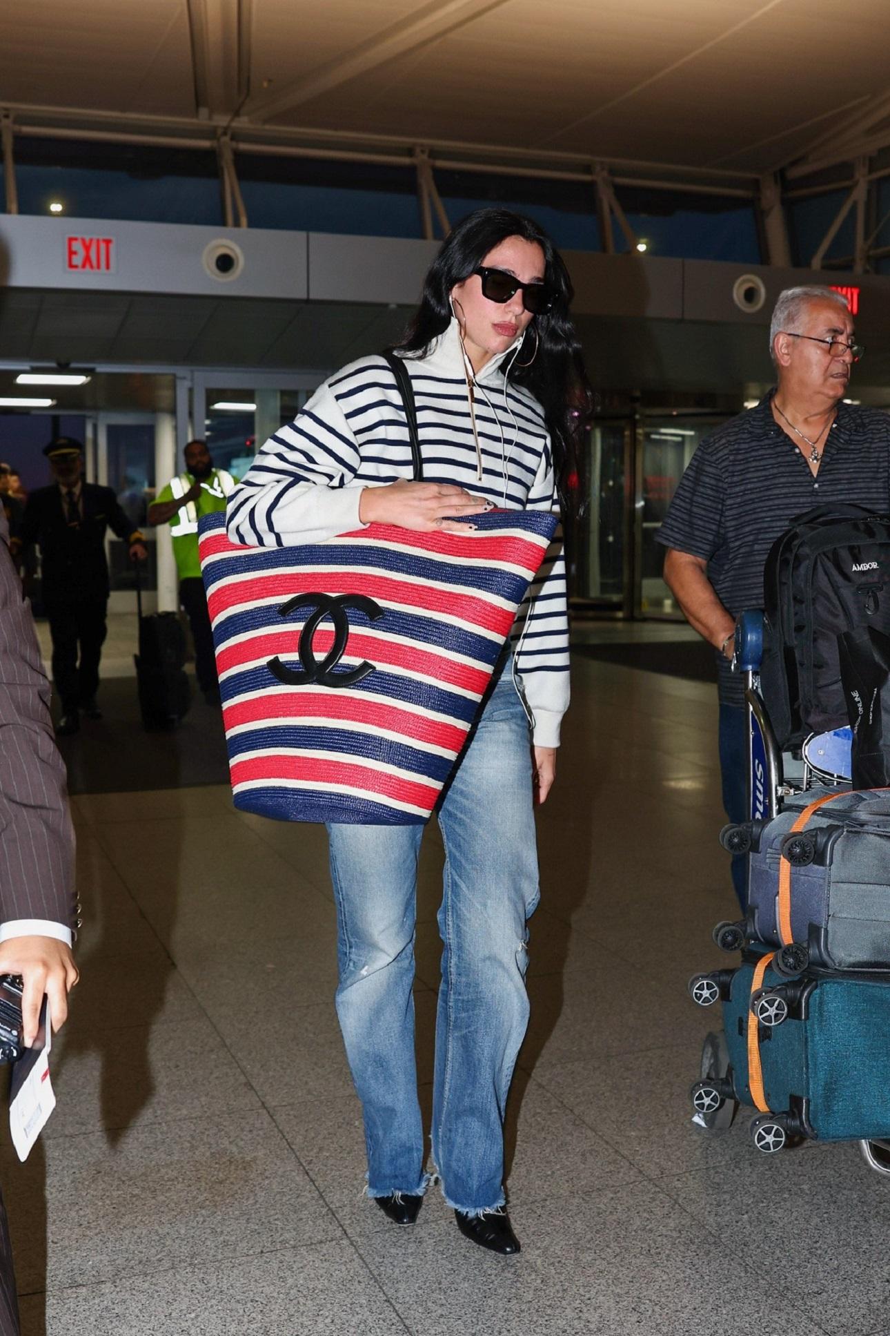 Η Dua Lipa στο αεροδρόμιο JFK /Φωτογραφία: profimedia