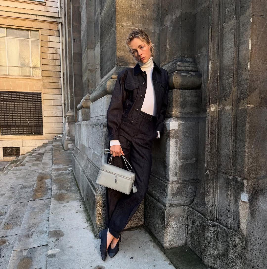 Η Edie Cambell σε φωτογράφηση για τον ιταλικό οίκο Loro Piana/ Φωτογραφία: Instagram/ @ediebspencer 