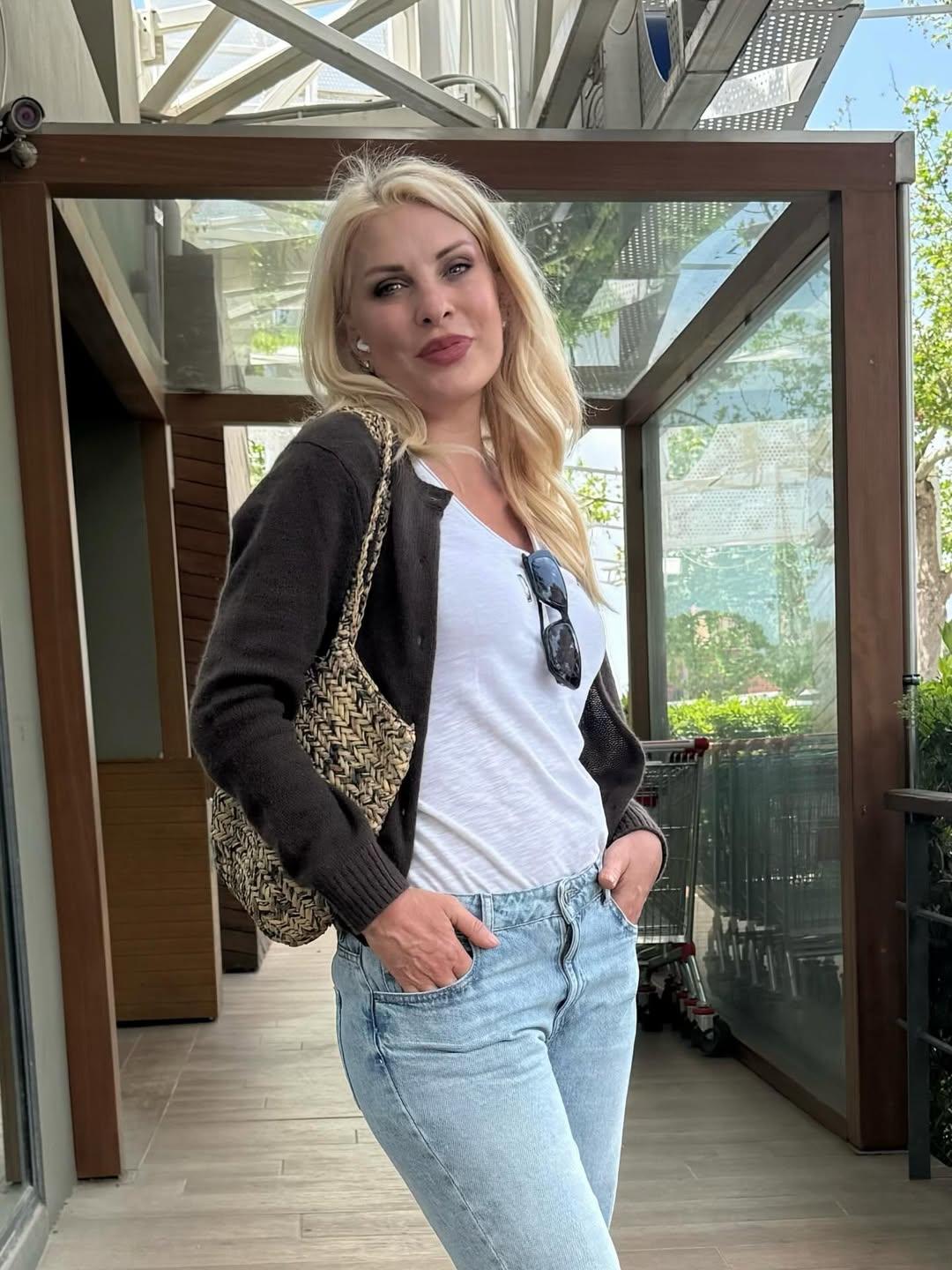 Ελένη Μενεγάκη/ @elenimenegaki