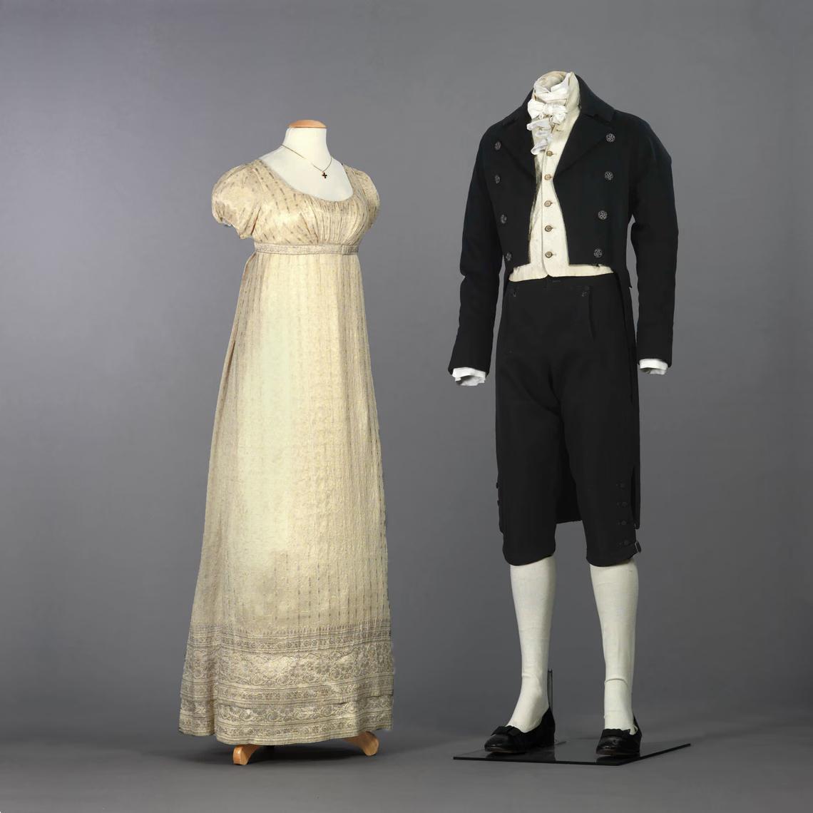 Κοστούμια για την Elizabeth Bennet και τον κ. Darcy, στην ταινία «Περηφάνεια και προκατάληψη», Που υποδύθηκαν η Κίρα Νάιτλι και ο Μάθιου Μακφέιντεν/ Φωτογραφία: Cosprop