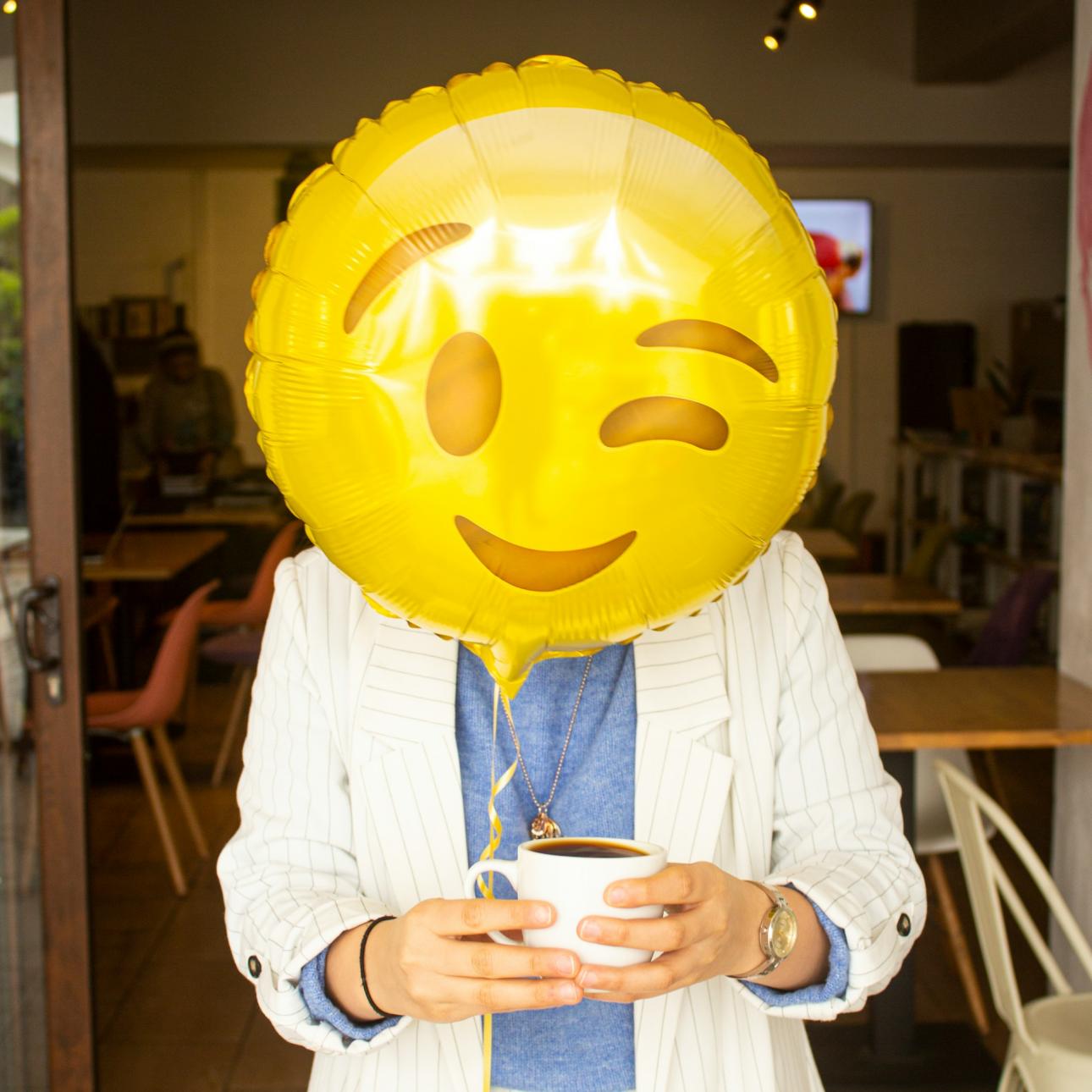  Tο πρόβλημα δεν είναι η χρήση των emojis, αλλά η αίσθηση ότι δεν μπορούμε να επικοινωνήσουμε χωρίς αυτά / Φωτογραφία: Unsplash