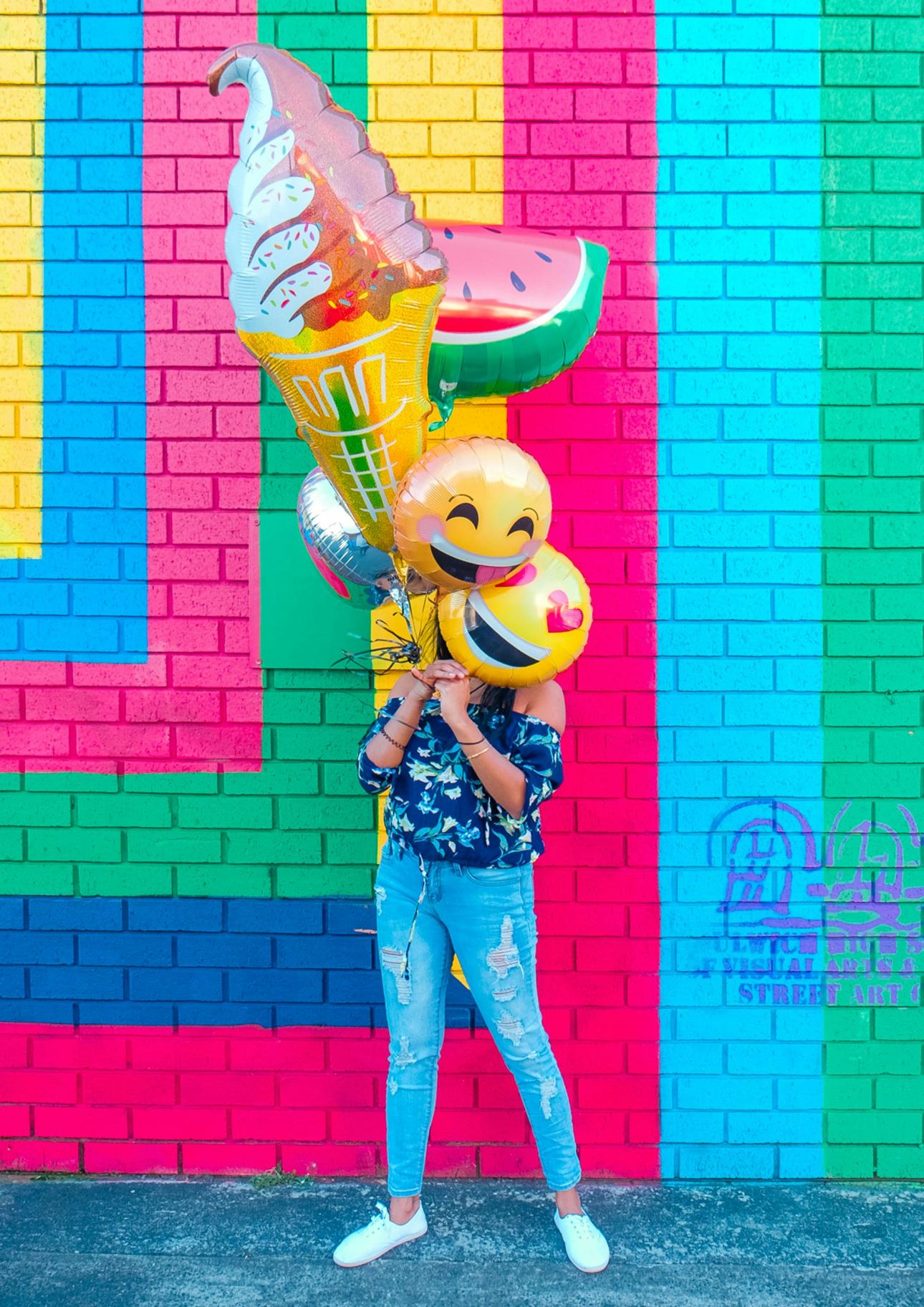  Πολλοί χρησιμοποιούν emojis σχεδόν αυτόματα για να αποφύγουν την πιθανότητα να παρεξηγηθούν / Φωτογραφία: Unsplash
