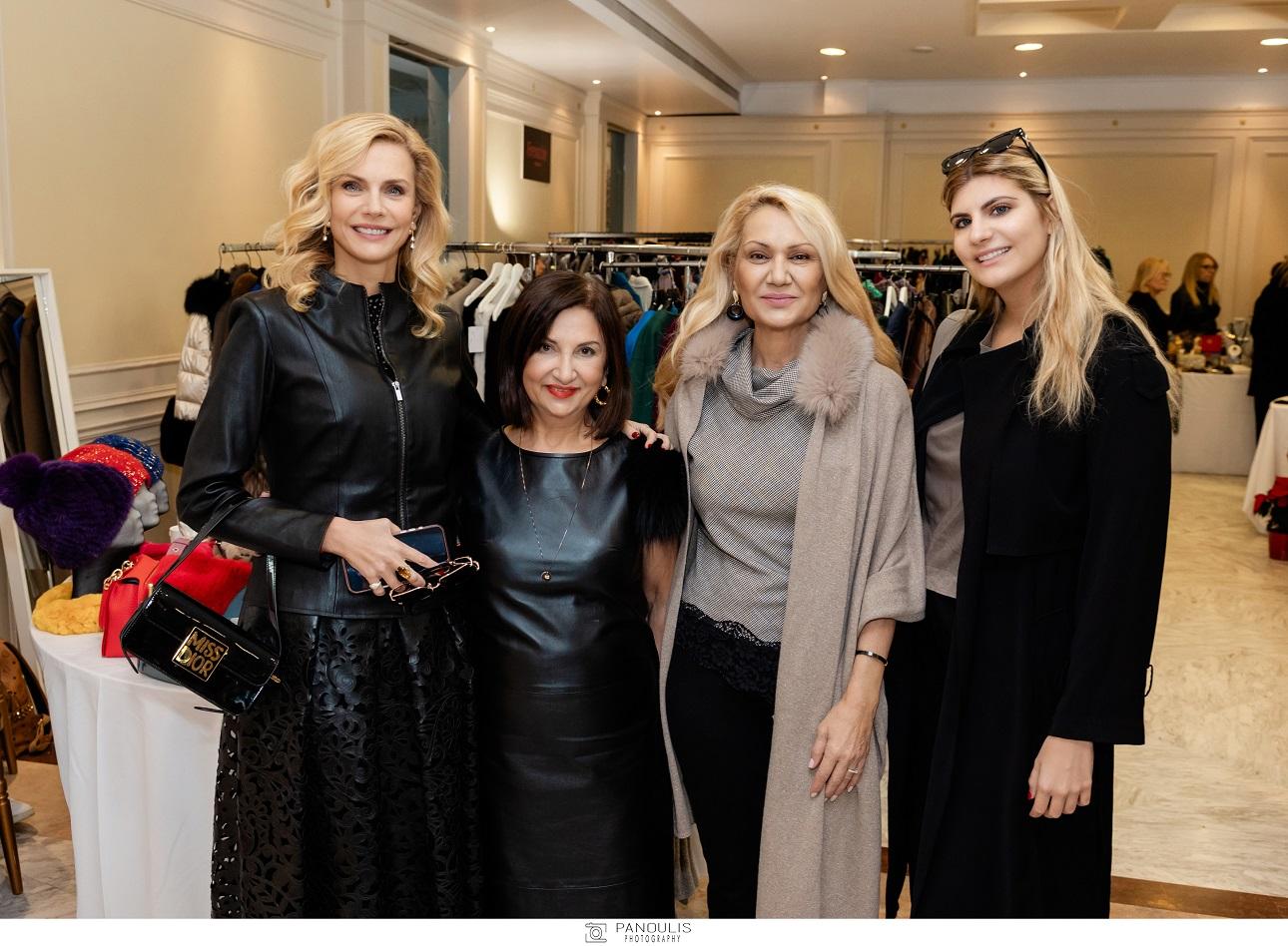 Η Έμυ Λιβανίου με την κόρη της Αλεξάνδρα (πρώτη από τα αριστερά) και την Έλενα Κουλαουζίδου