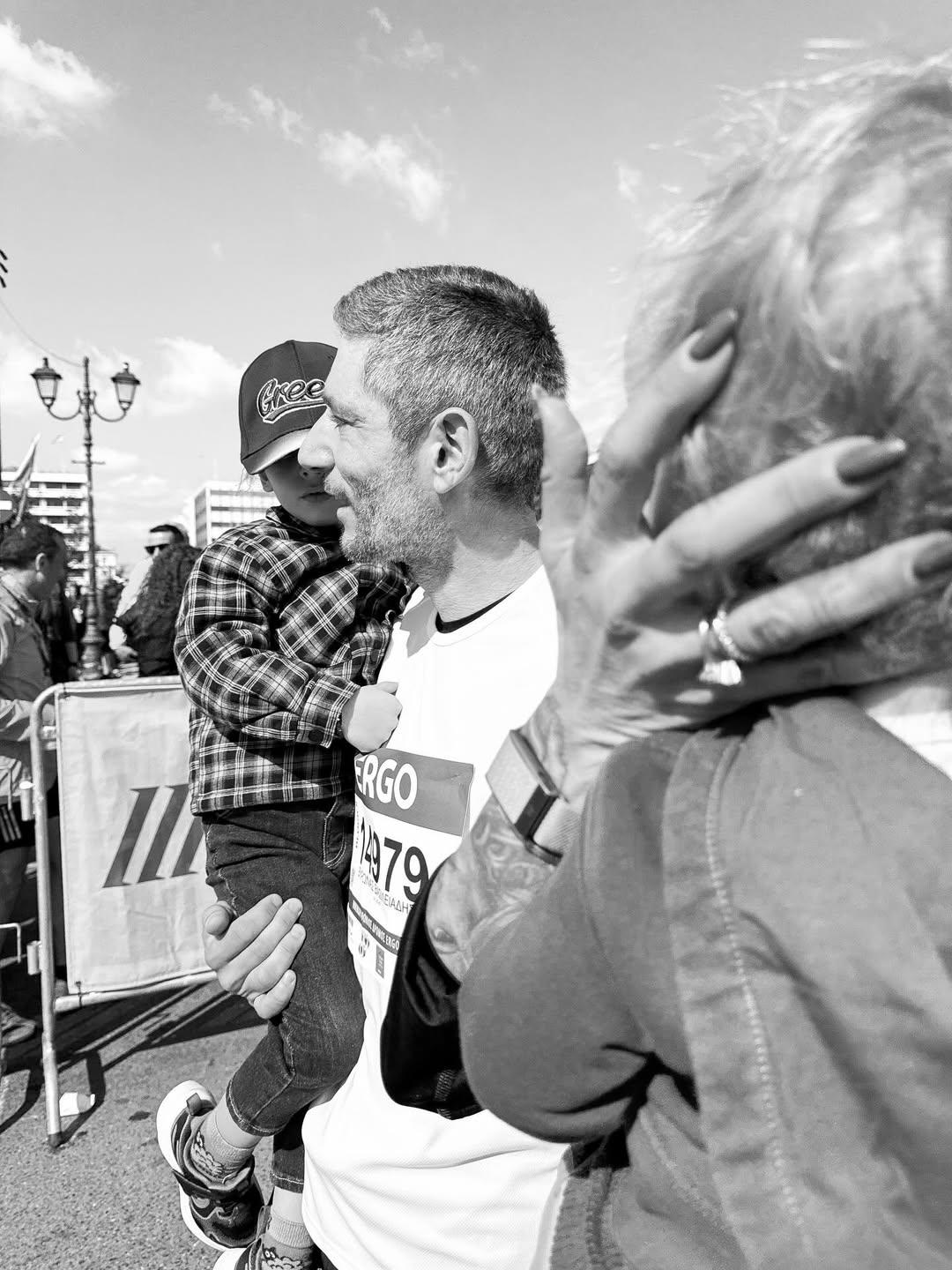 Βύρων Βασιλειάδης με τον γιο του/ @livewithlove_erietta