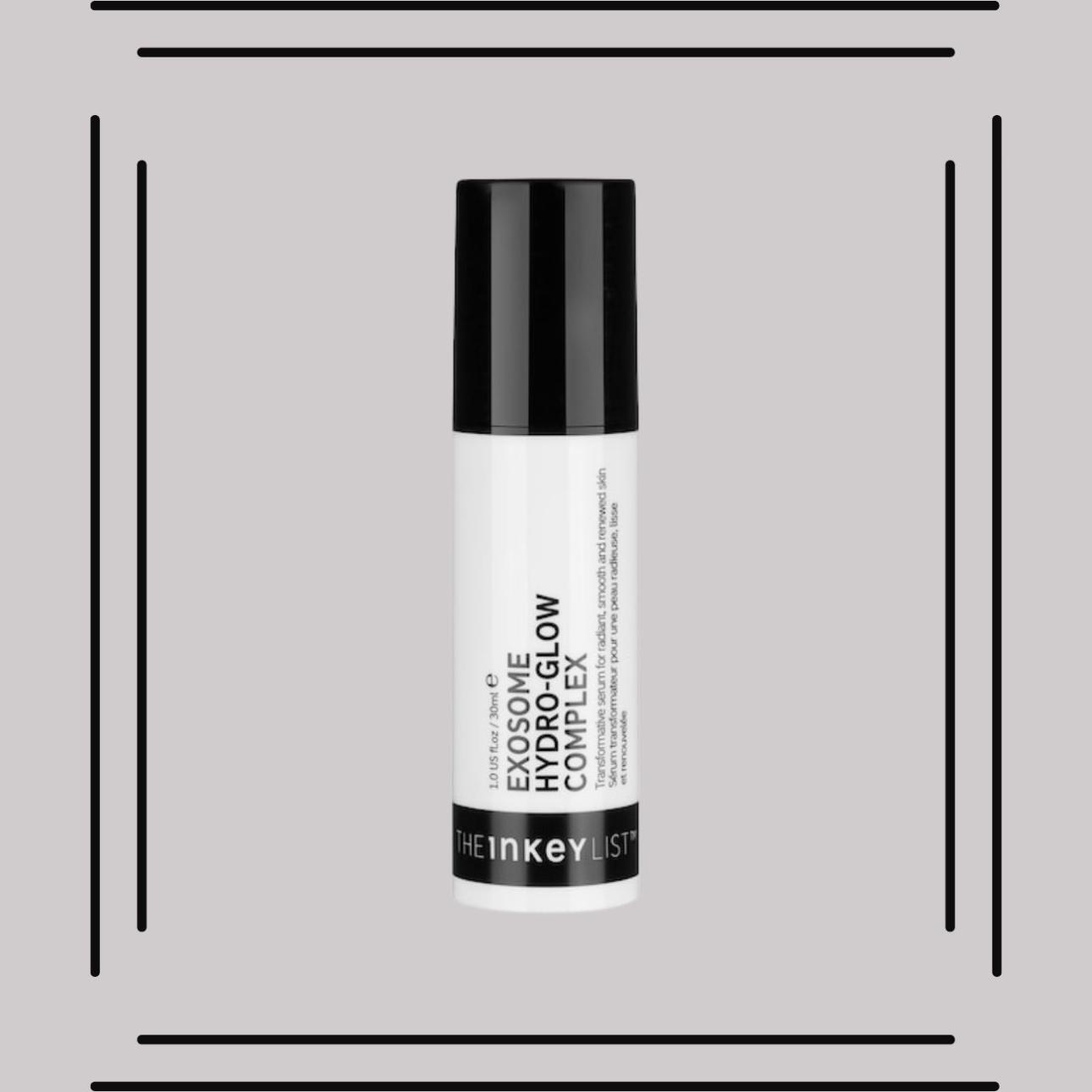 Exosome Hydro-Glow Complex, The Inkey List Oρός με τεχνολογία Exosome, περιέχει 3 εκατομμύρια εξωσώματα φυτικής προέλευσης σε κάθε μπουκάλι. Διαθέτει το σύμπλεγμα Exosome Hydro-Glow, το οποίο είναι κλινικά αποδεδειγμένο ότι ενισχύει ορατά τη λάμψη, λειαίνει και ανανεώνει το δέρμα σε μόλις 14 ημέρες. 