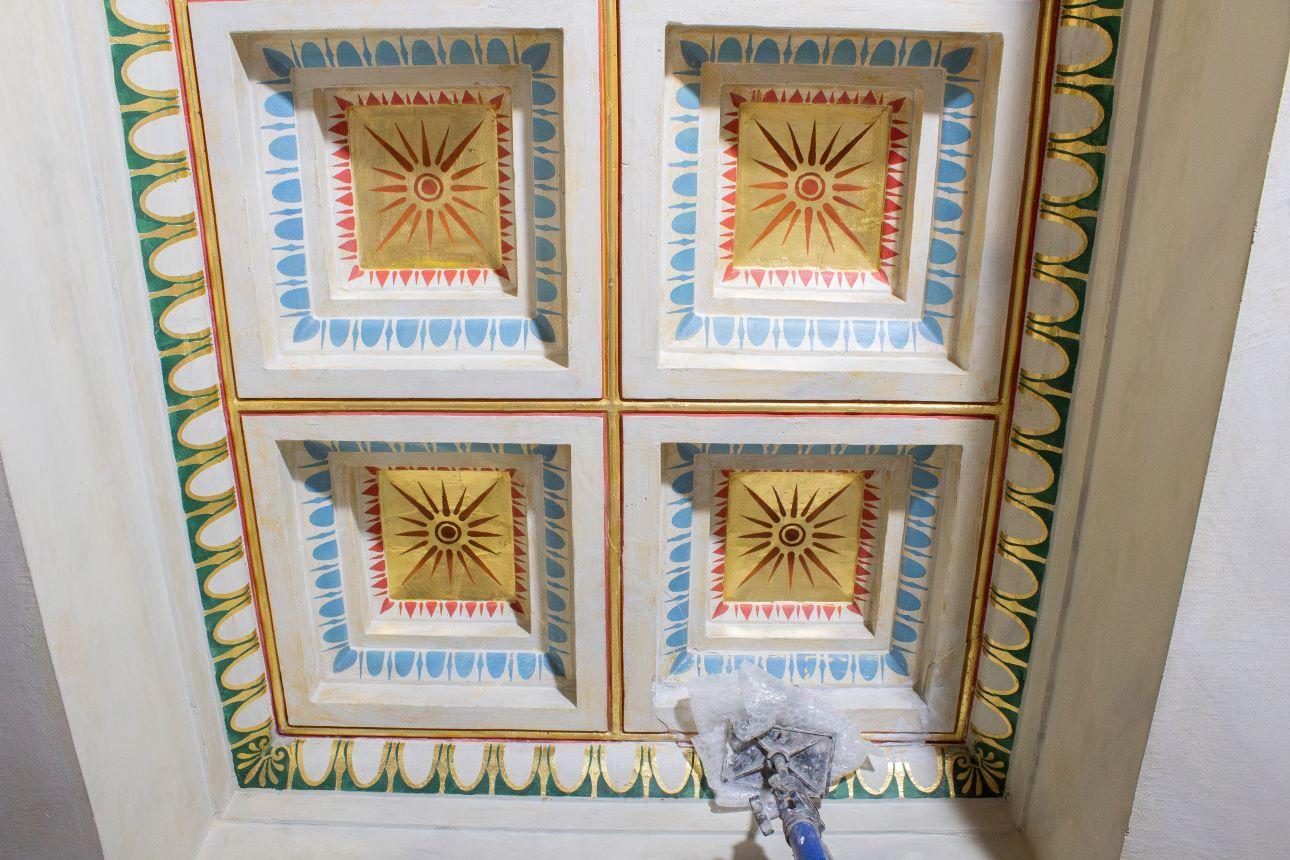 Οι εργασίες συντήρησης και καθαρισμού της οροφής/ Φωτογραφία: Εθνική Βιβλιοθήκη 