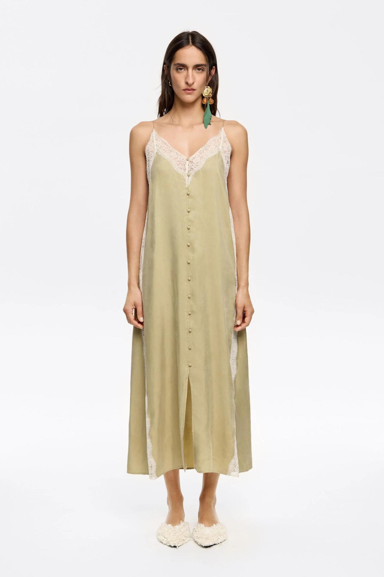 Φόρεμα lingerie από την Bimba y Lola/Φωτογραφία: Bimbaylola