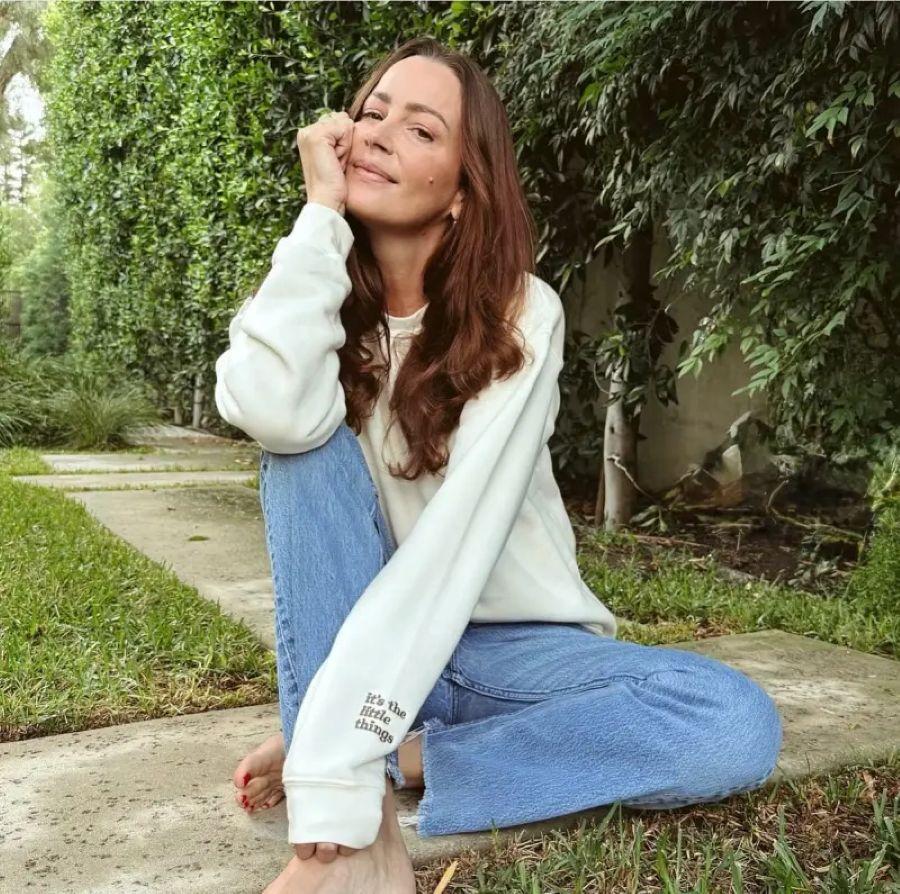 Το φούτερ που σχεδίασε η Μέγκαν Μαρκλ/ Φωτογραφία: Moms Offering More   