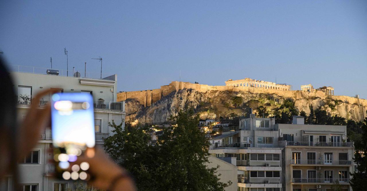 Η Πανσέληνος του Ιουλίου στο Μουσείο με θέα την Ακρόπολη