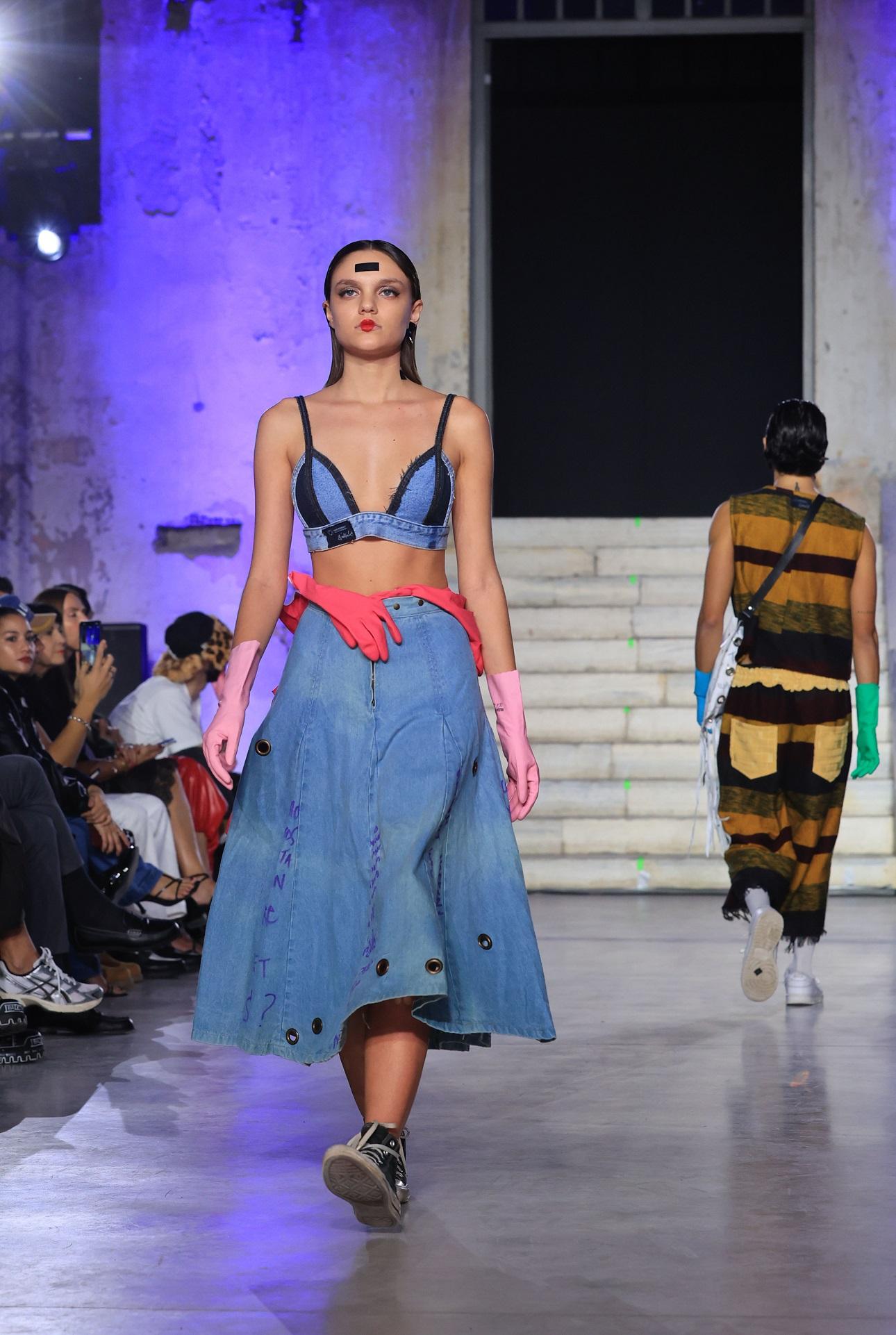 Look από το show του Λάκη Γαβαλά/ / NDP Photo Agency