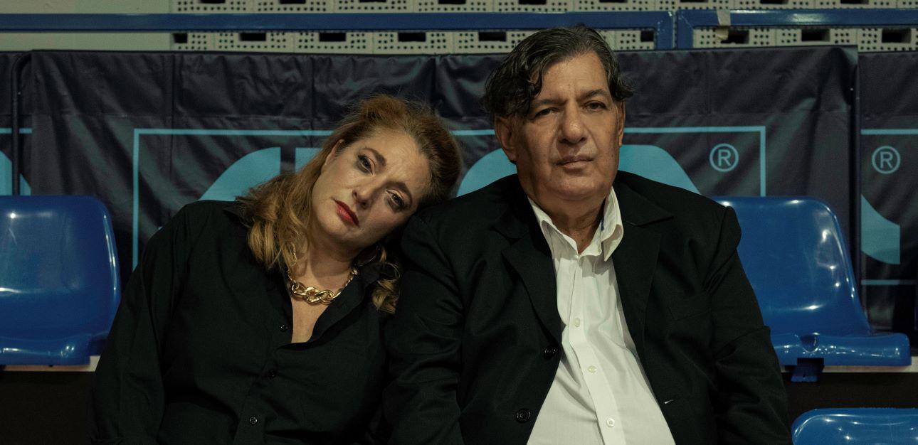 Σκηνή από την παράσταση «Ο τελευταίος γιάνκης», που σκηνοθετεί η Αγγελική Καρυστινού. Πέρης ΜΙχαηλίδης, Ναταλία Στυλιανού/ Φωτογραφία: Δώρα Πανταζοπούλου