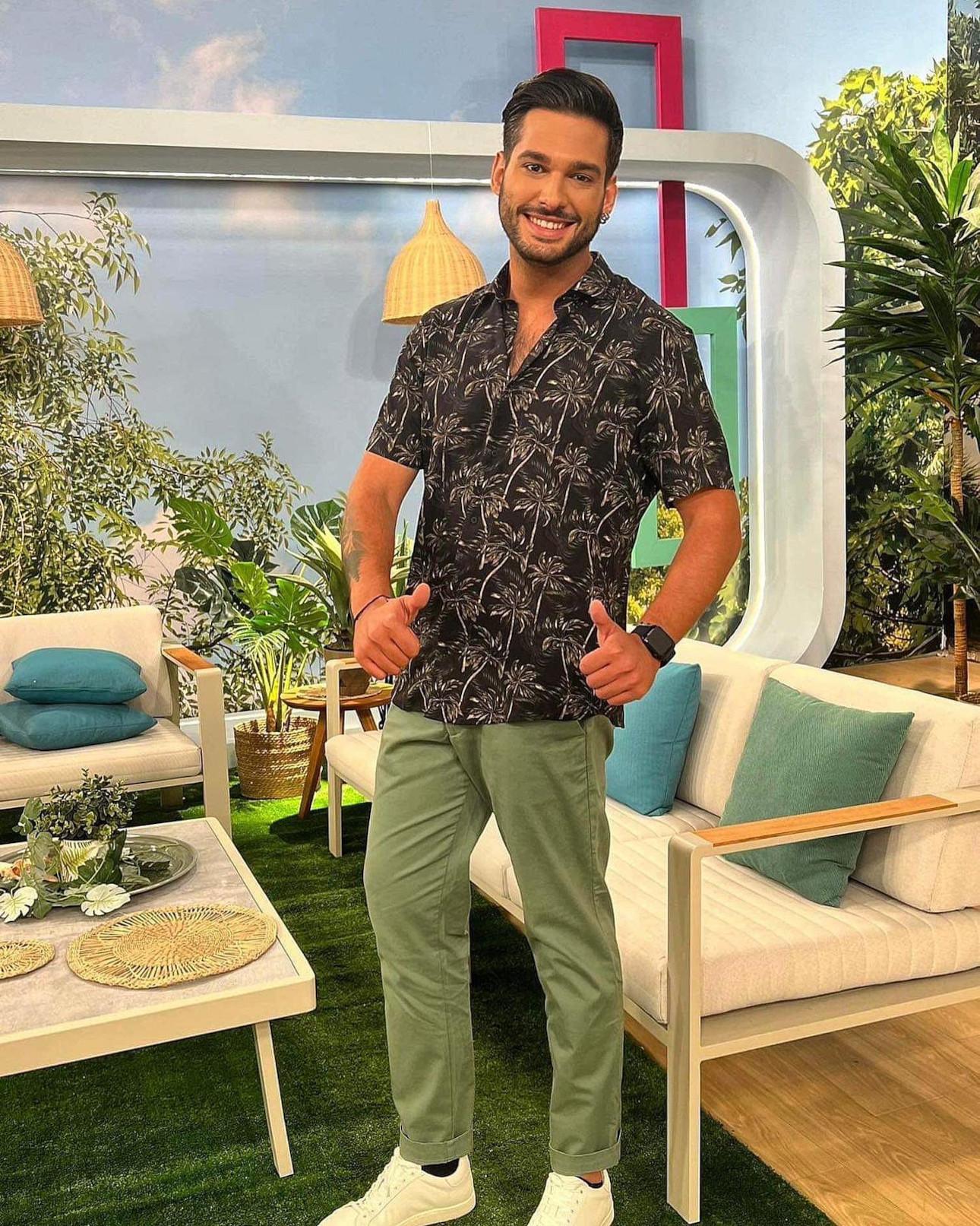 Ο Φοίβος Παπαδάκης στην εκπομπή «Καλοκαίρι Yes»/Φωτογραφία Instagram: @fivospapadakis 